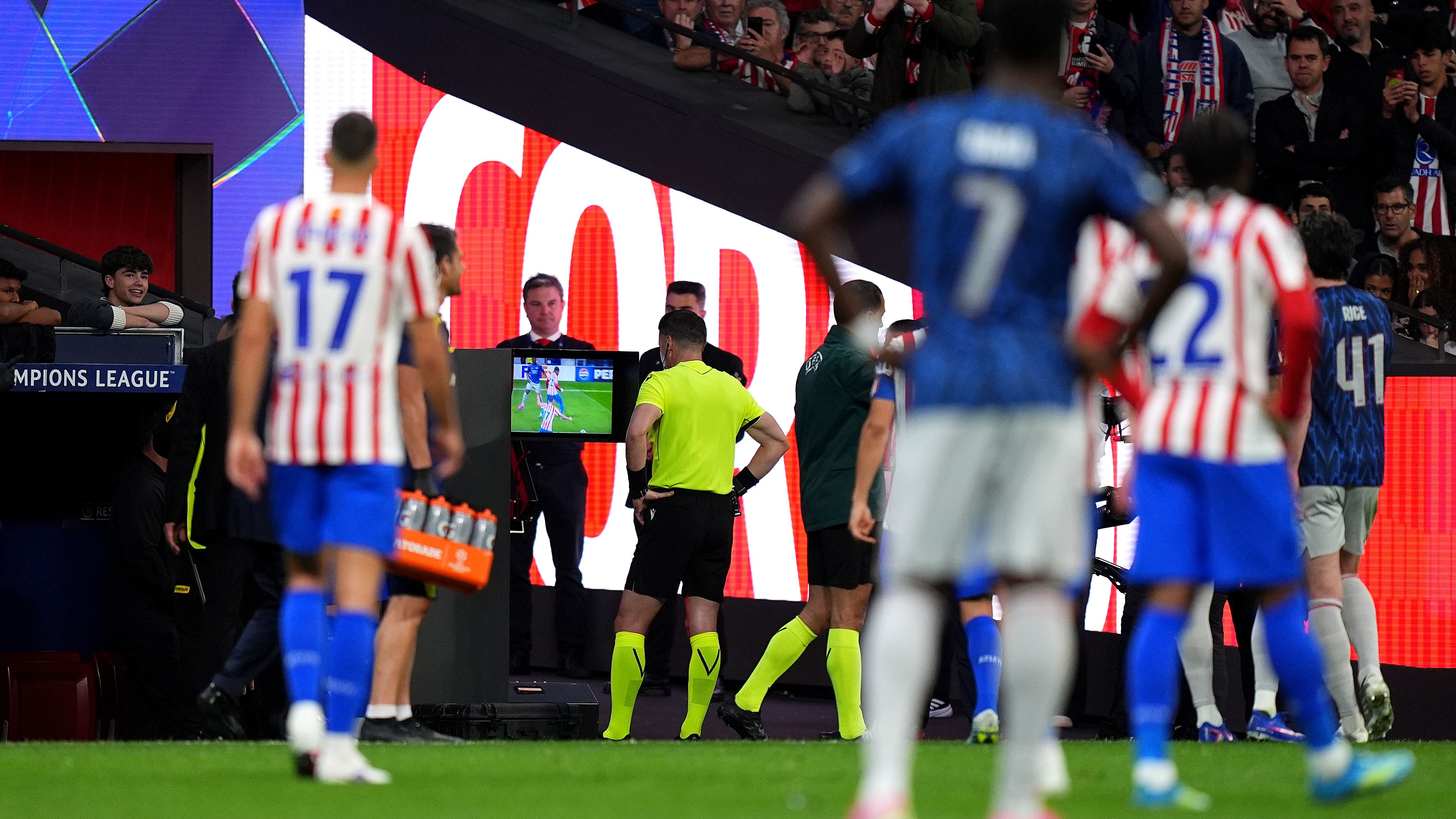 خبير إنجليزي: آرسنال تعرض لظلم تحكيمي مرتين أمام أتلتيكو مدريد