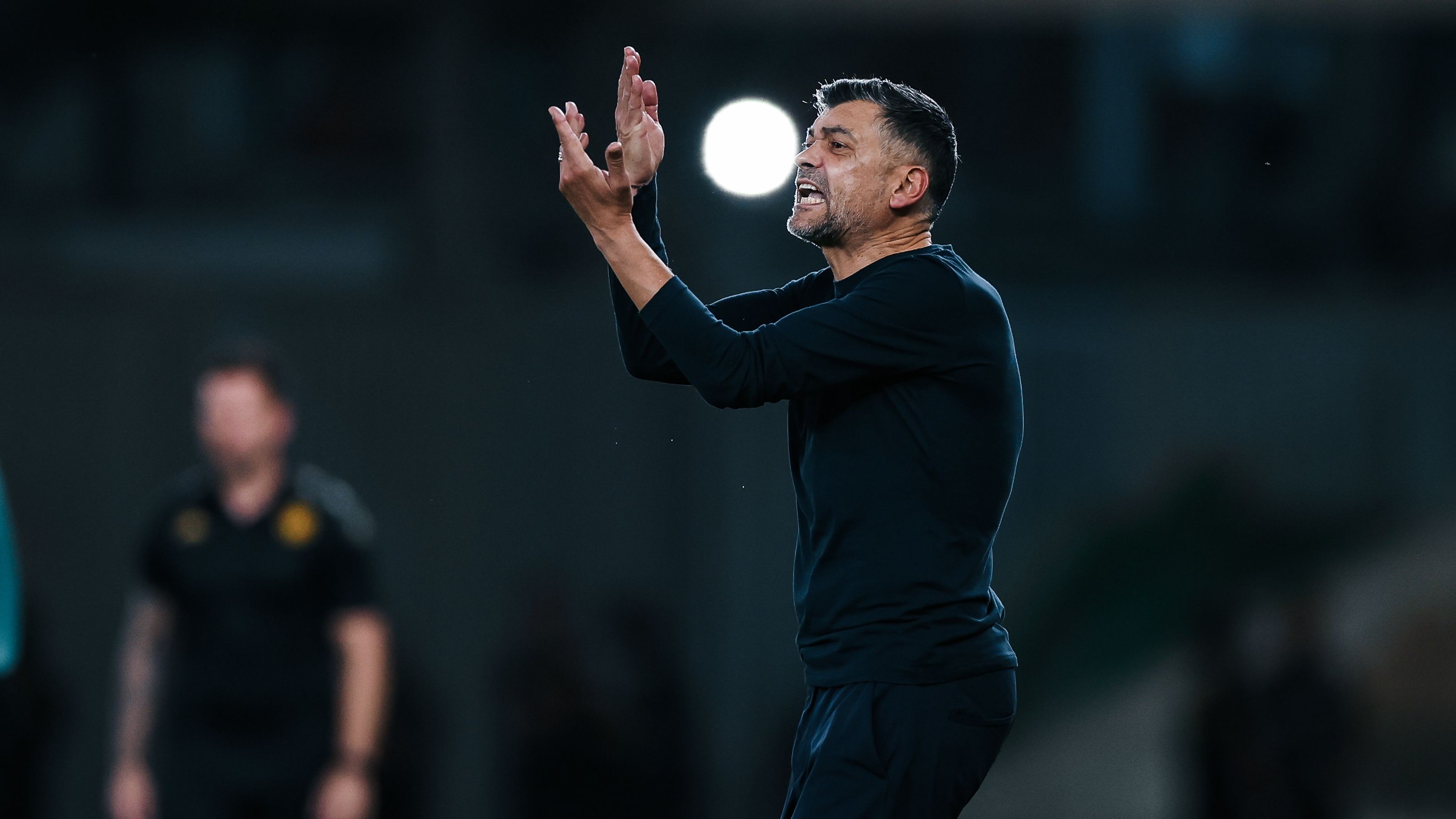 كونسيساو لجماهير الاتحاد: لا تلوموني.. هذه هي كرة القدم