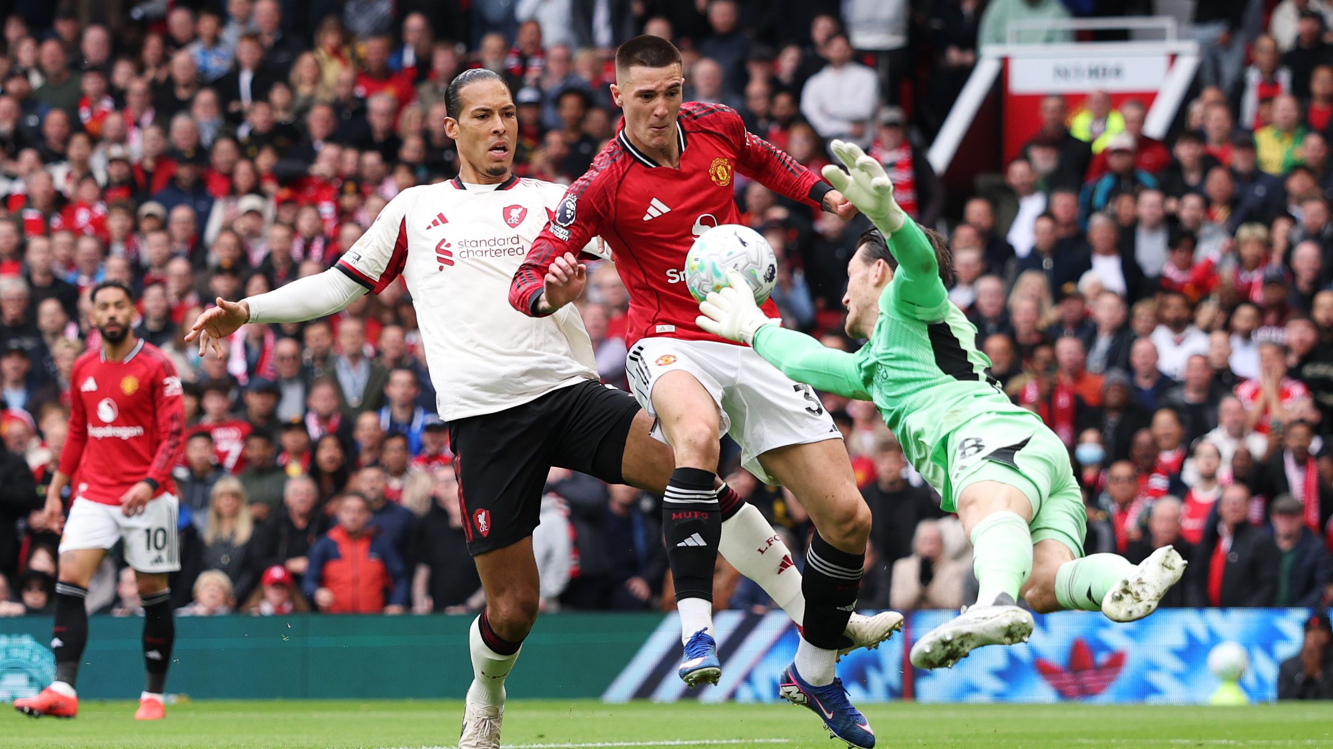 Manchester United v Liverpool - Premier League