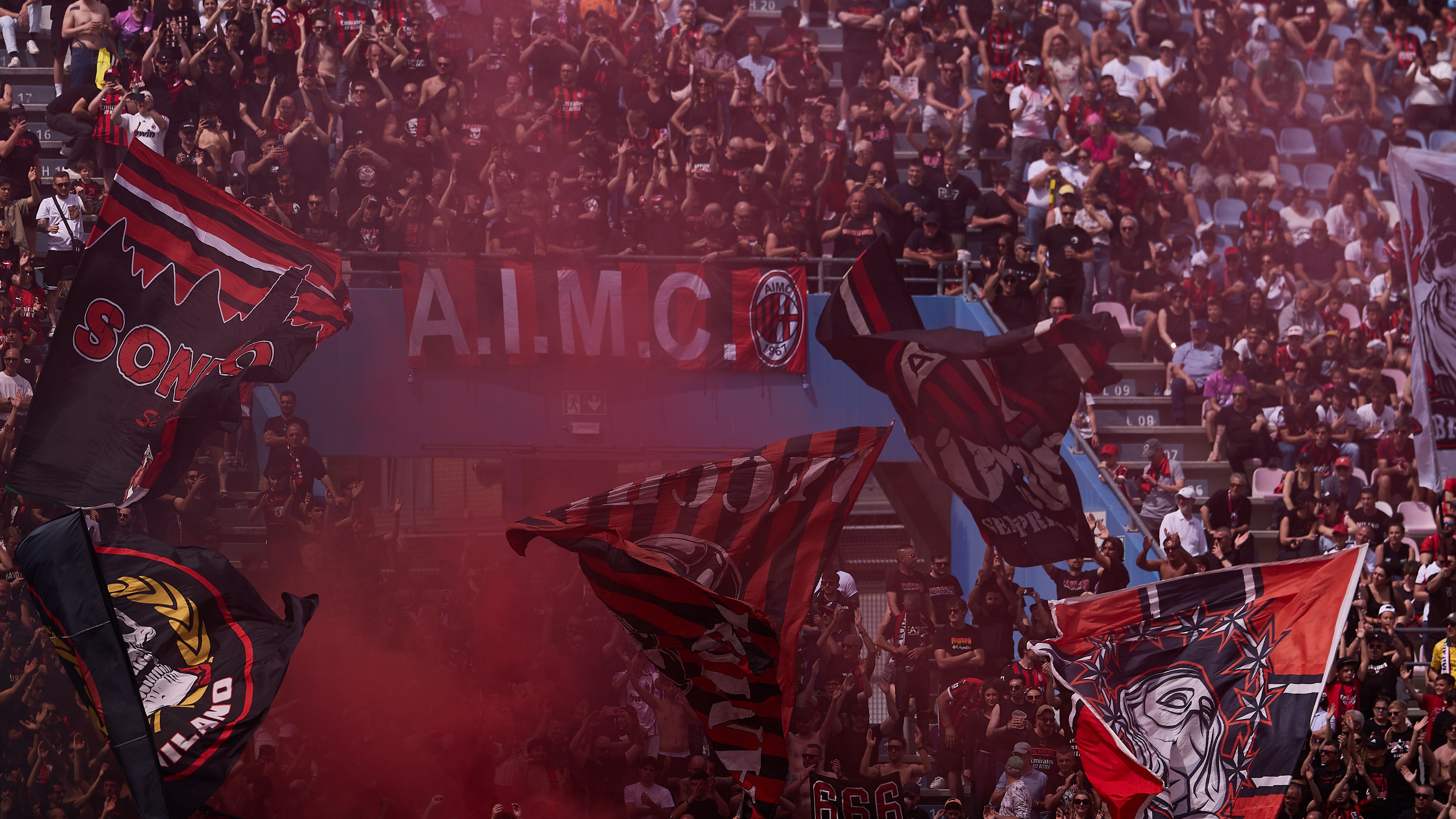 ما القنوات الناقلة لمباراة ساسولو وميلان في الدوري الإيطالي 2026-2027؟ وكيف تشاهدها عبر الإنترنت؟