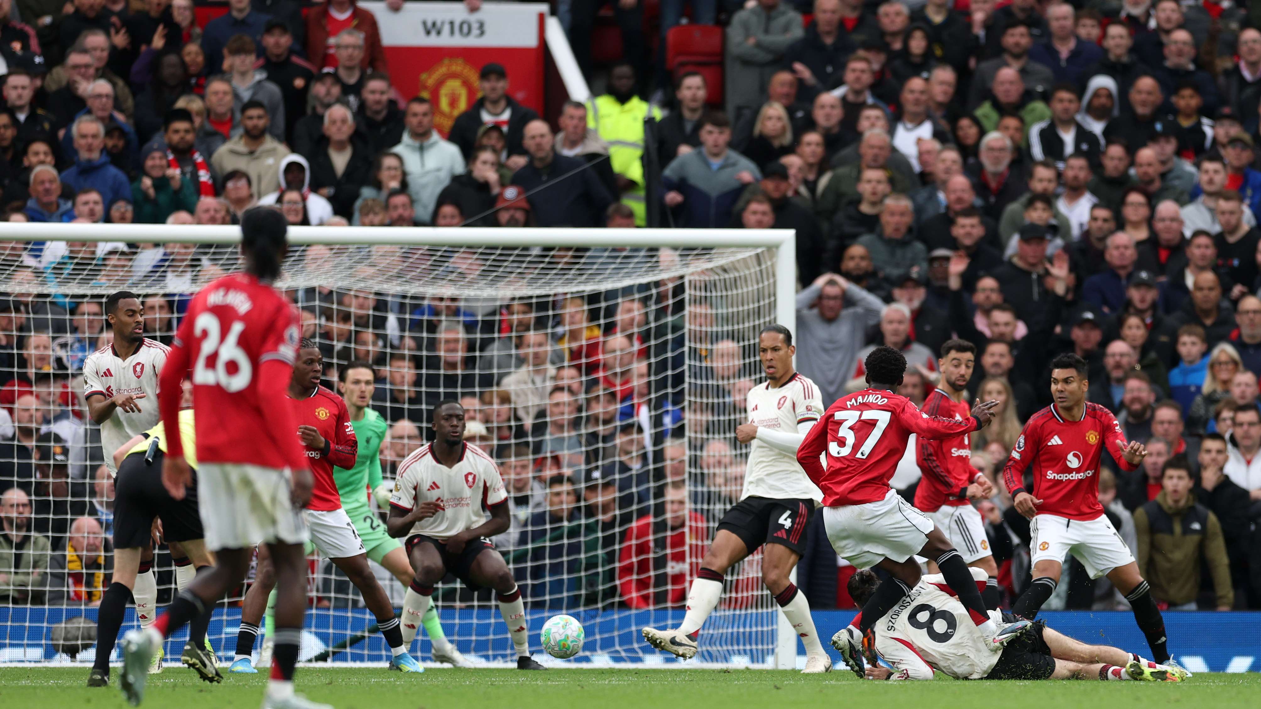 Manchester United v Liverpool - Premier League