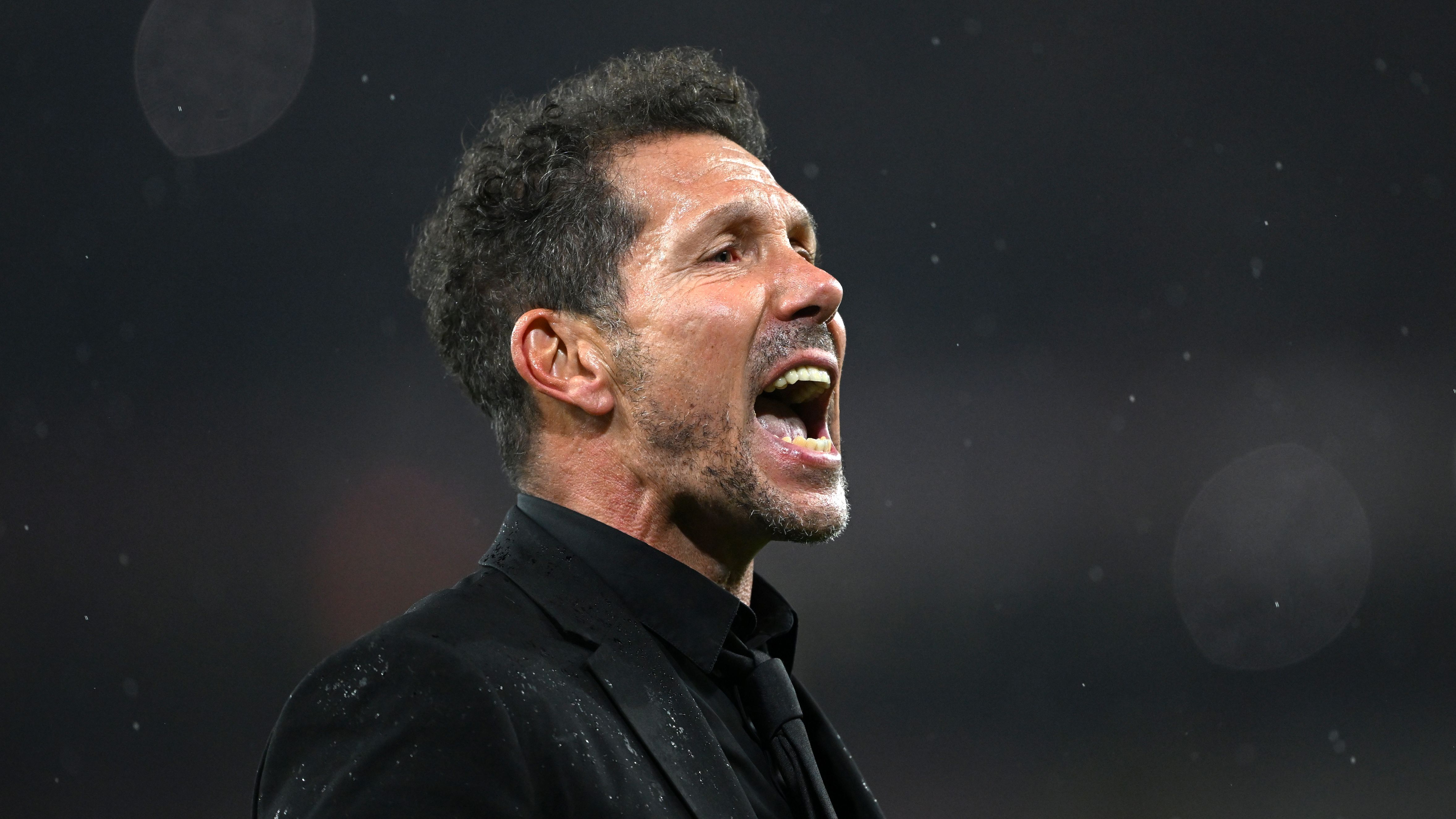 هاجس سيميوني يشعل المنافسة بين قطبي مدريد.. وليفربول تحت ضغط التفريط بماك أليستر