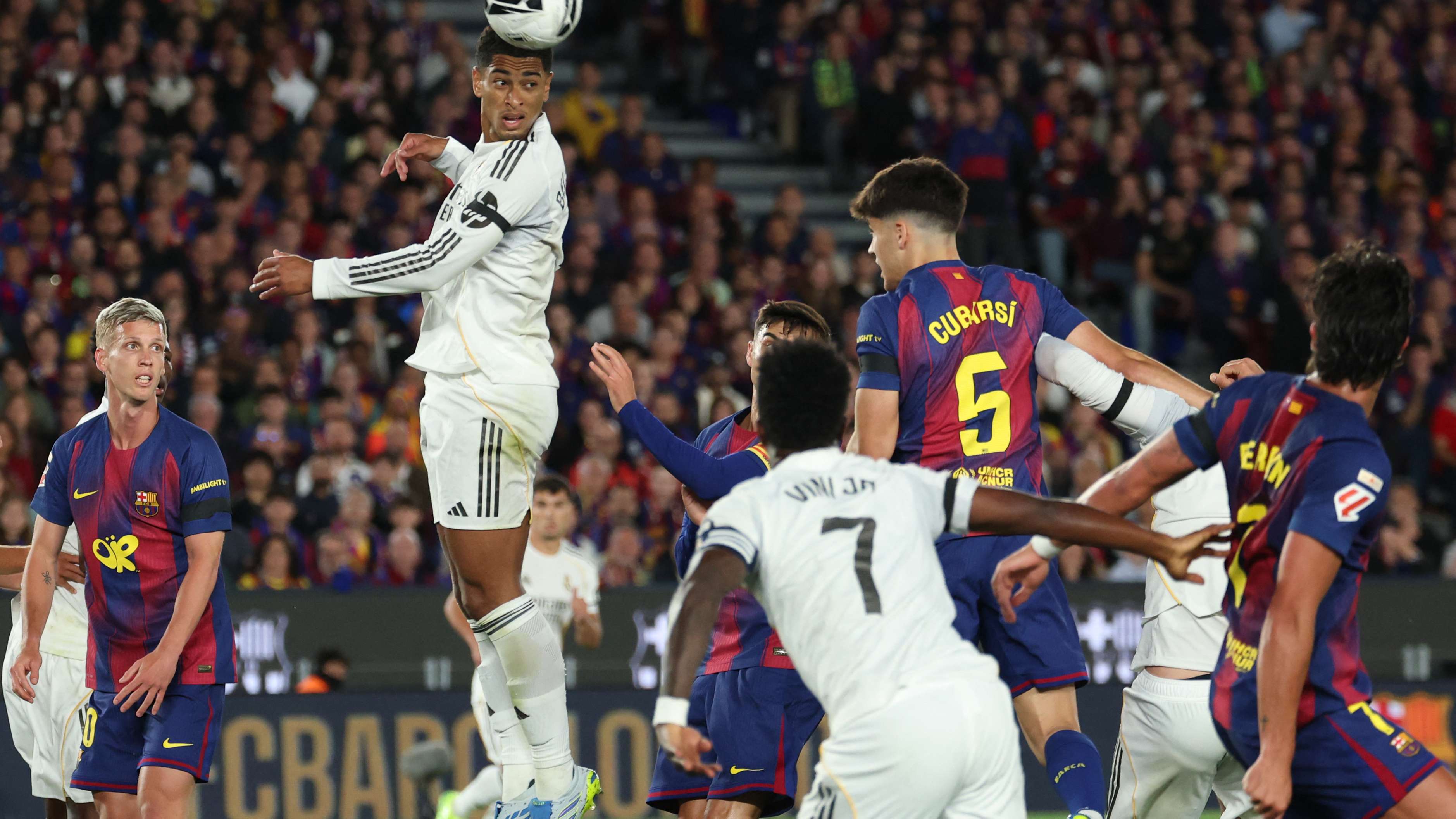 TOPSHOT-FBL-ESP-LIGA-BARCELONA-REAL MADRID