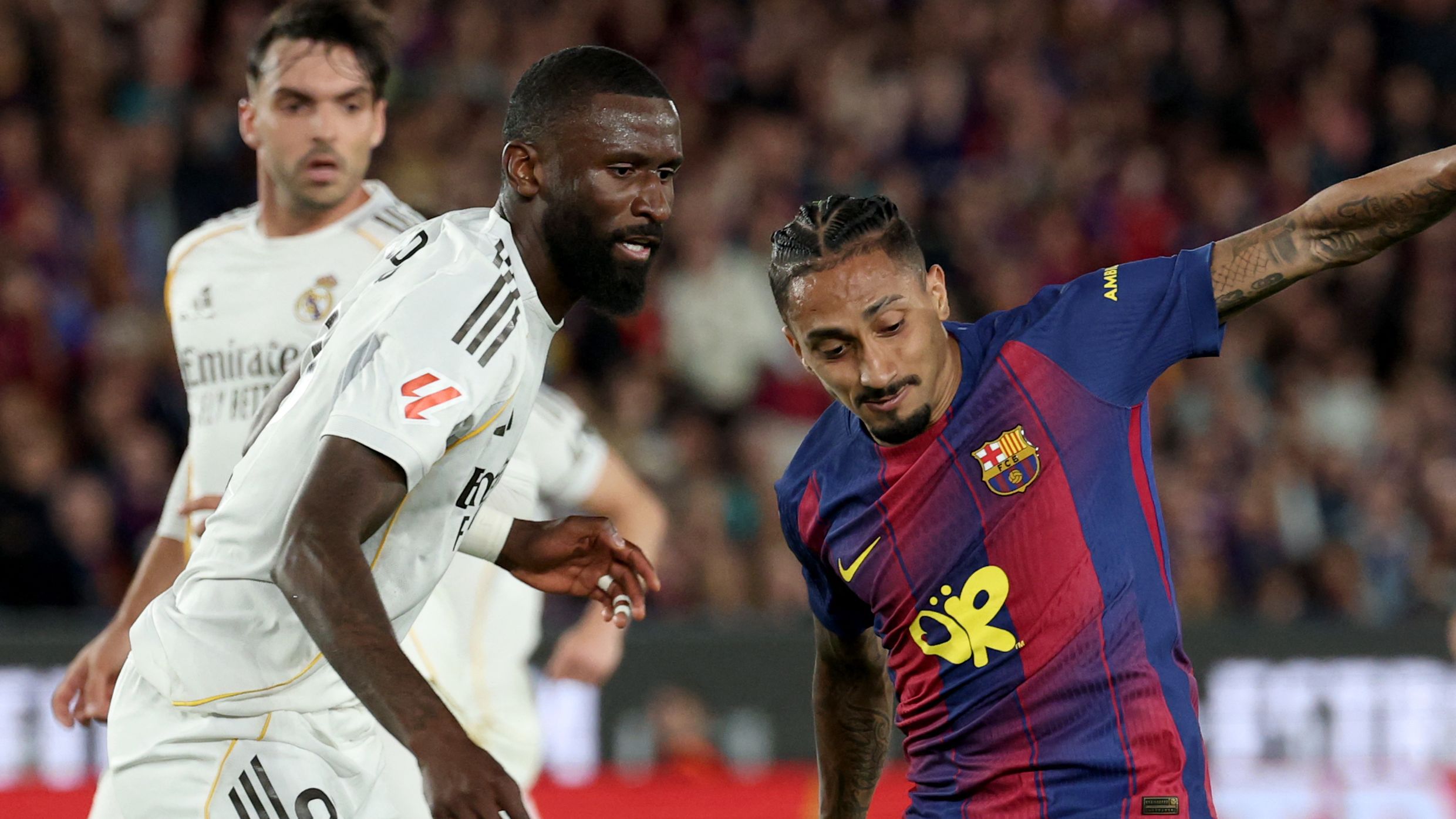 هل يكسرها الريال بعد 525 يومًا؟ الكلاسيكو يهدد سلسلة برشلونة الذهبية