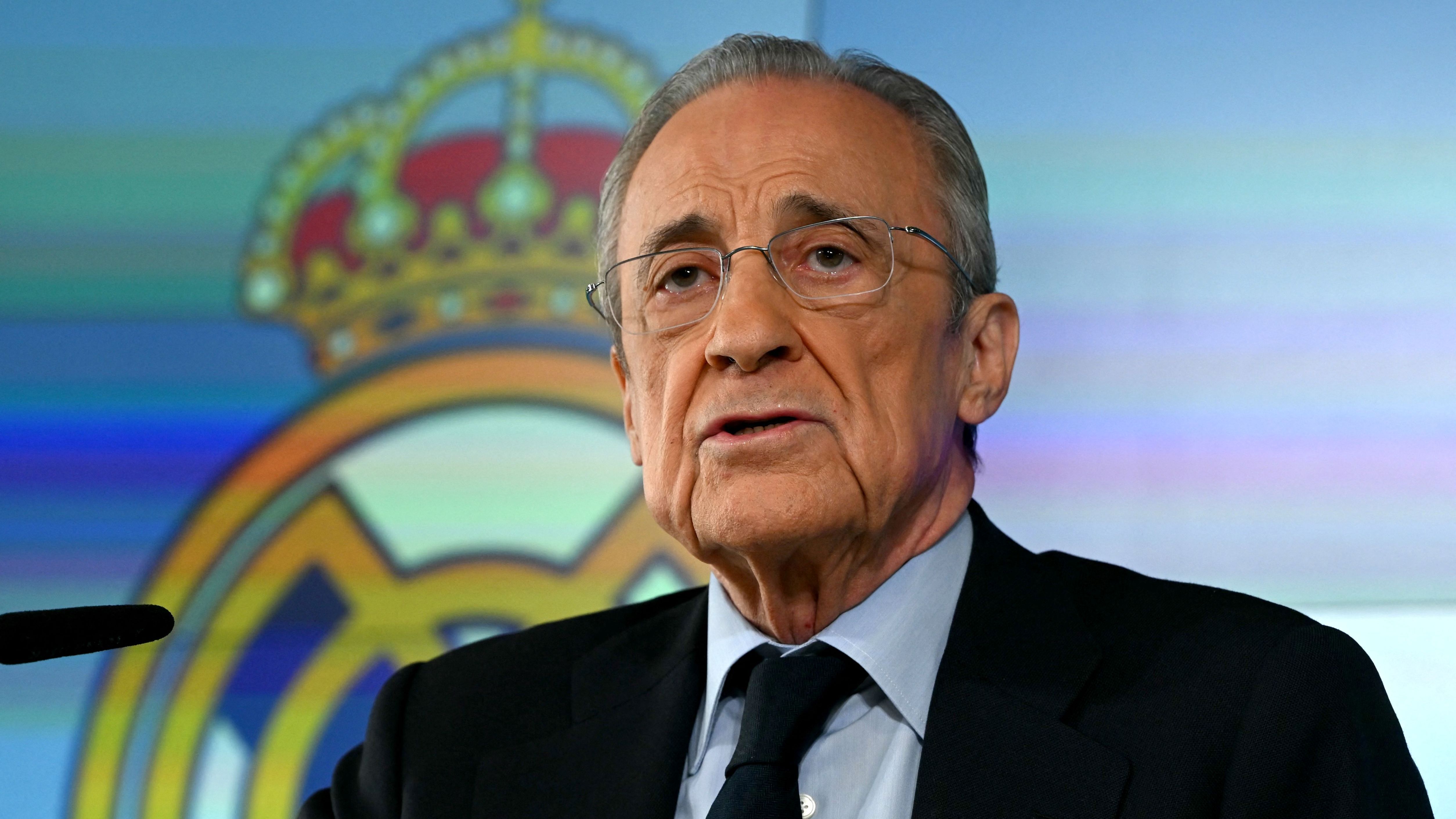 بيريز بنبرة هجومية: لن أسمح لهؤلاء بالاستيلاء على ريال مدريد