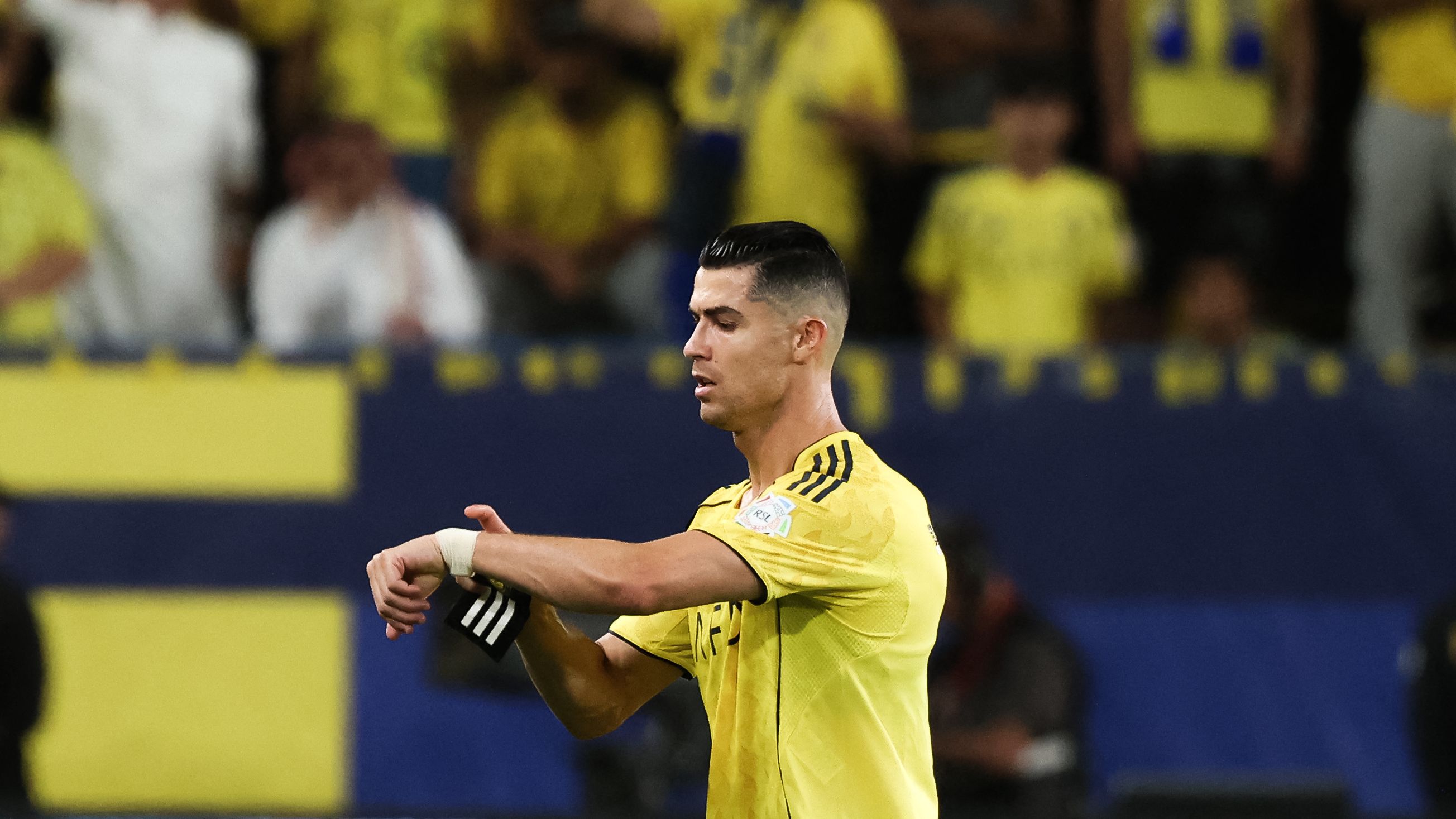 بطء الموافقات يعطل صفقات الانتقالات في الدوري السعودي ويثير مخاوف الأندية