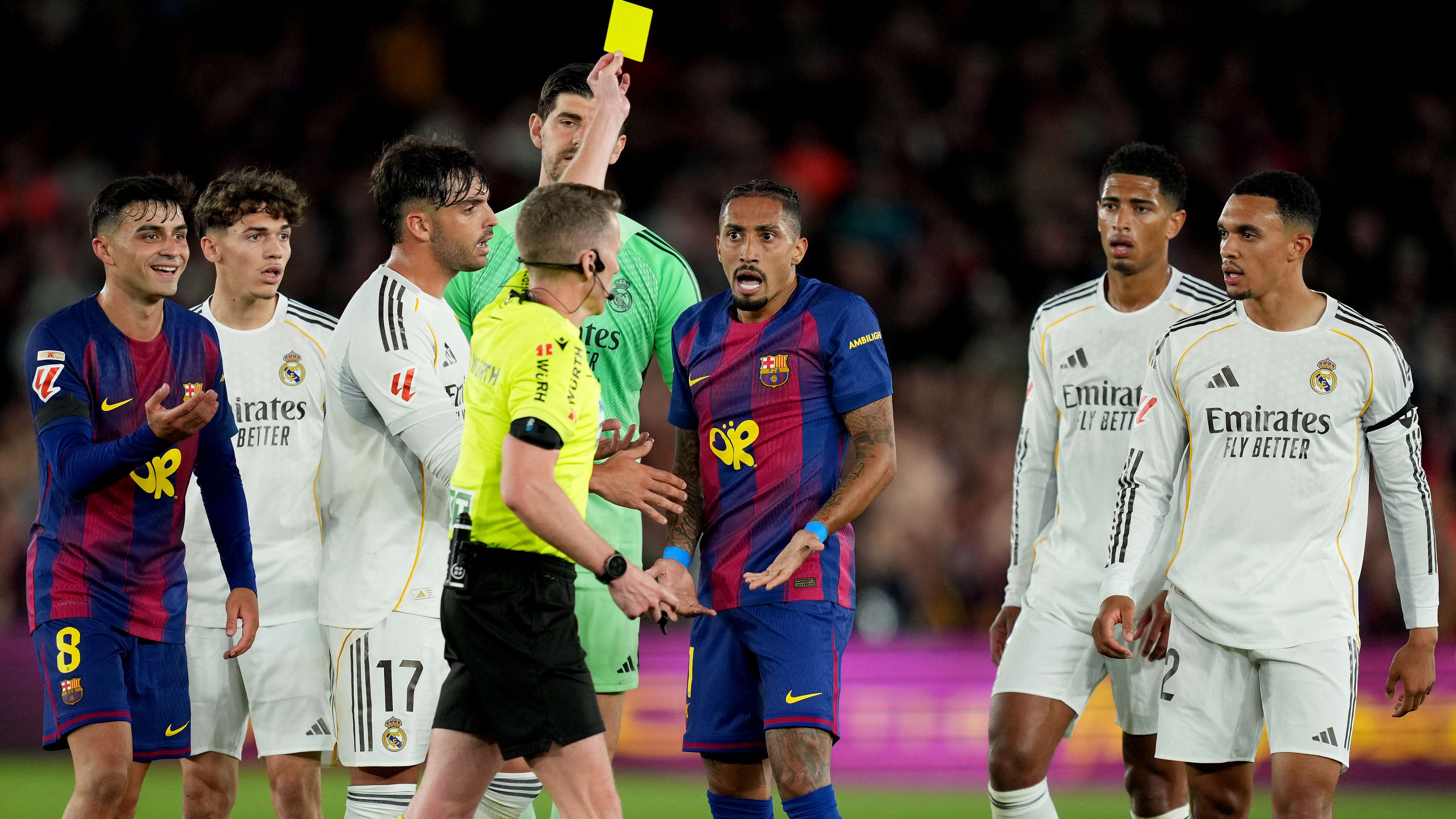 برشلونة ضد ريال مدريدحكم الكلاسيكو يشعل السجال مبكرًا.. صحيفة كتالونية تستبق هجوم قناة ريال مدريد"موندو ديبورتيفو" تتساءل عن سبب اختيار هيرنانديز للموسم الثالث على التوالي03:109 أكتوبر 2026