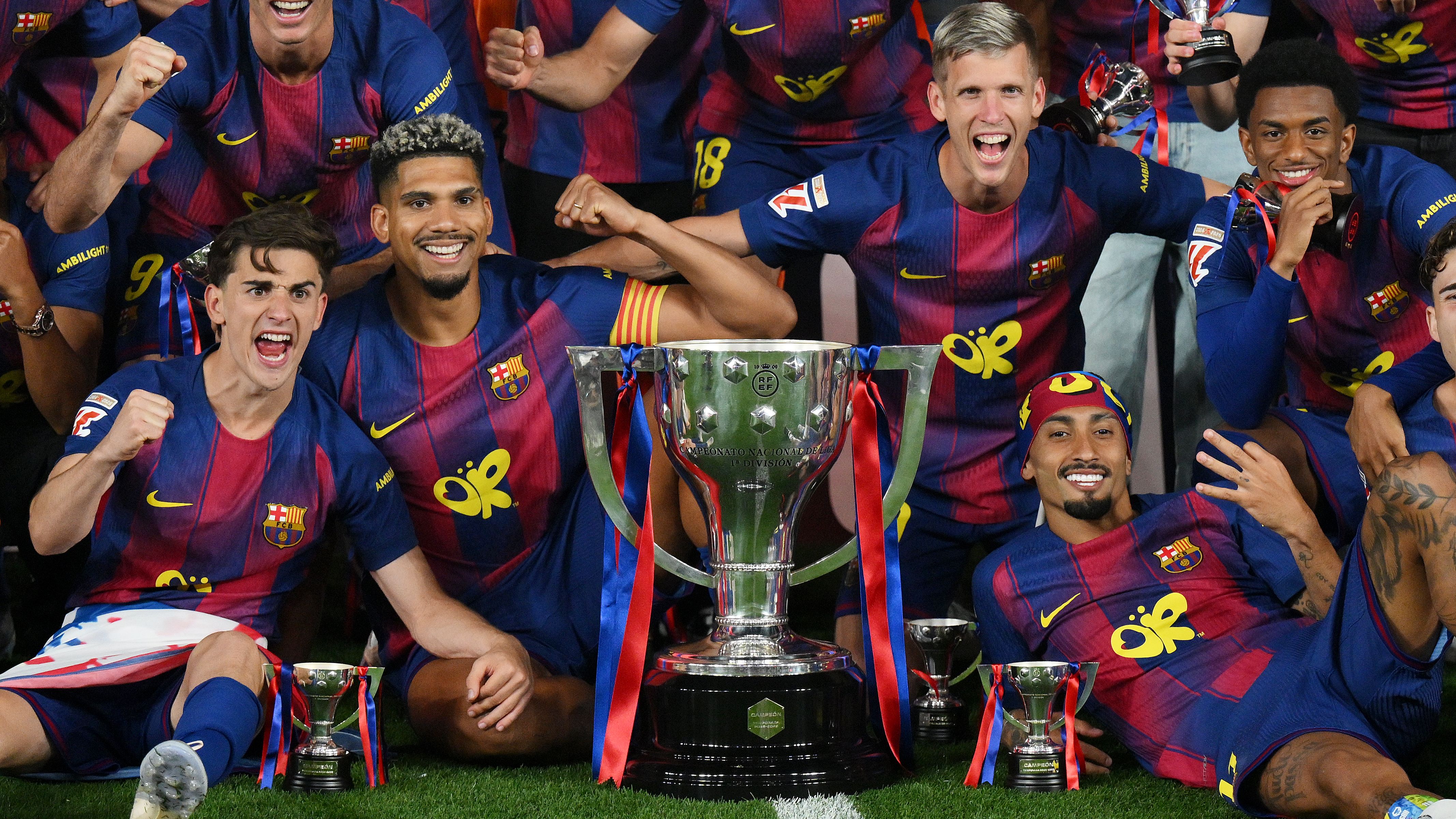 لاعب برشلونة يريد مانشستر يونايتد.. والنادي الإنجليزي يدرس خيارًا أقل تكلفة