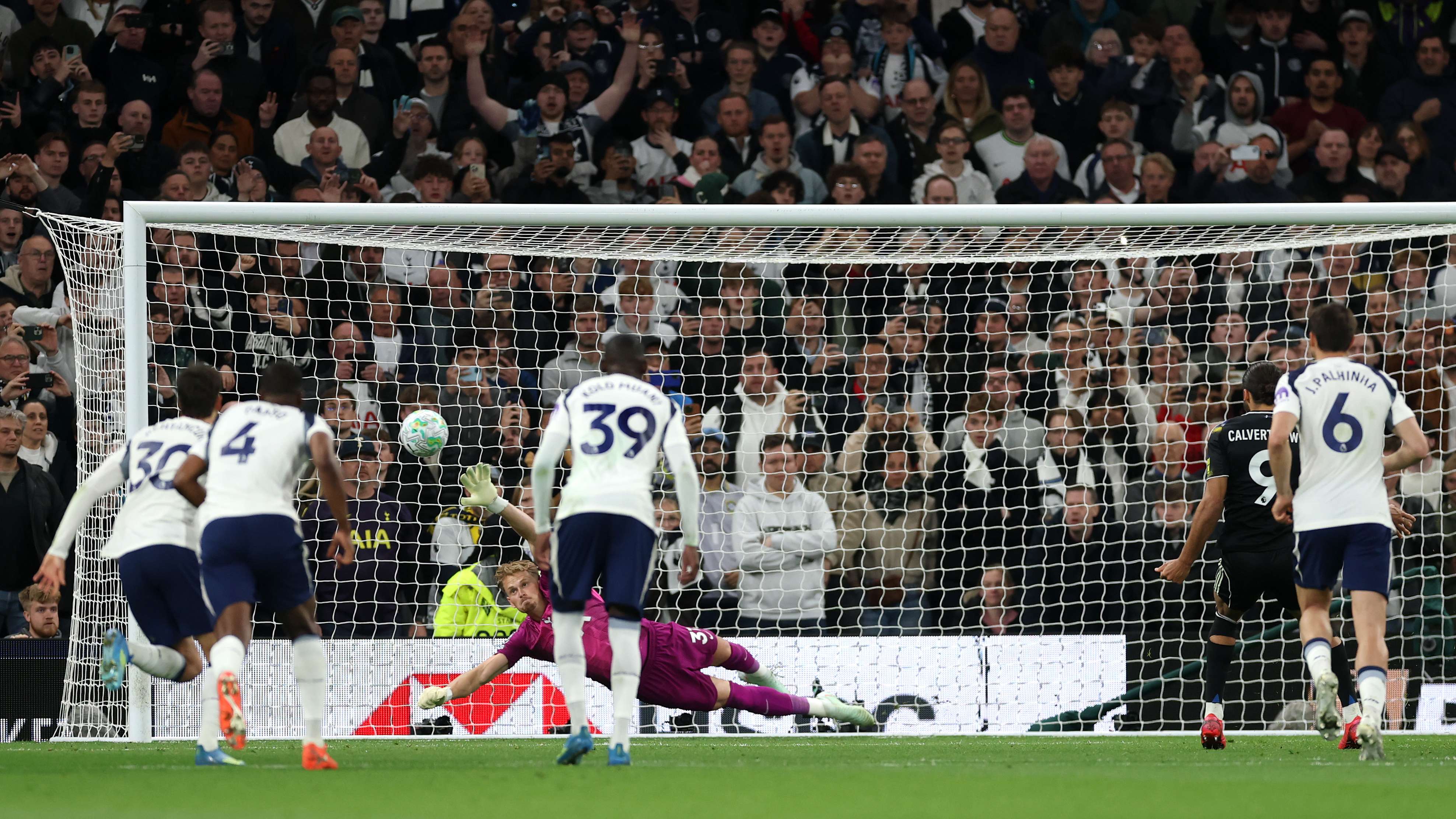 Tottenham Hotspur v Leeds United - Premier League