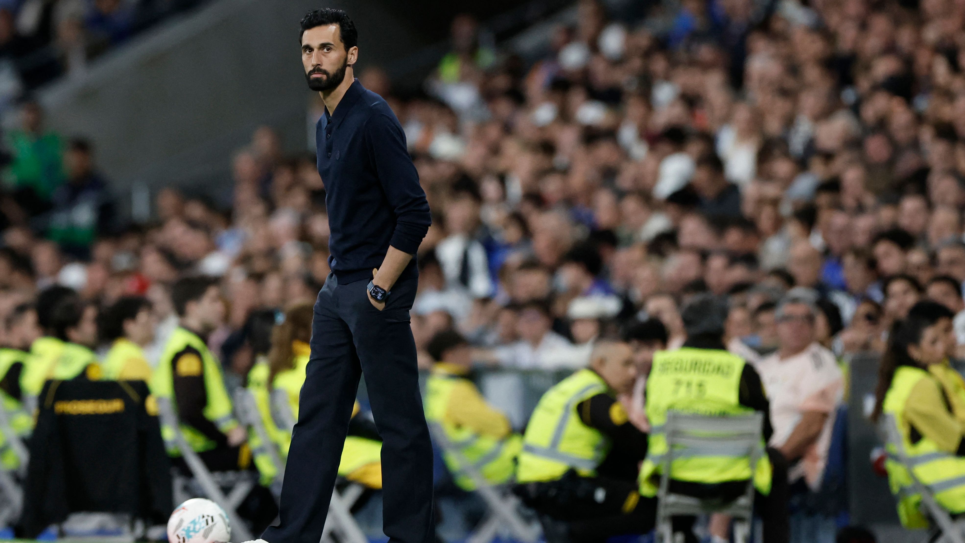 برشلونة يستعد للتحرك ضد بيريز.. ويدرس مقاضاة أربيلوا