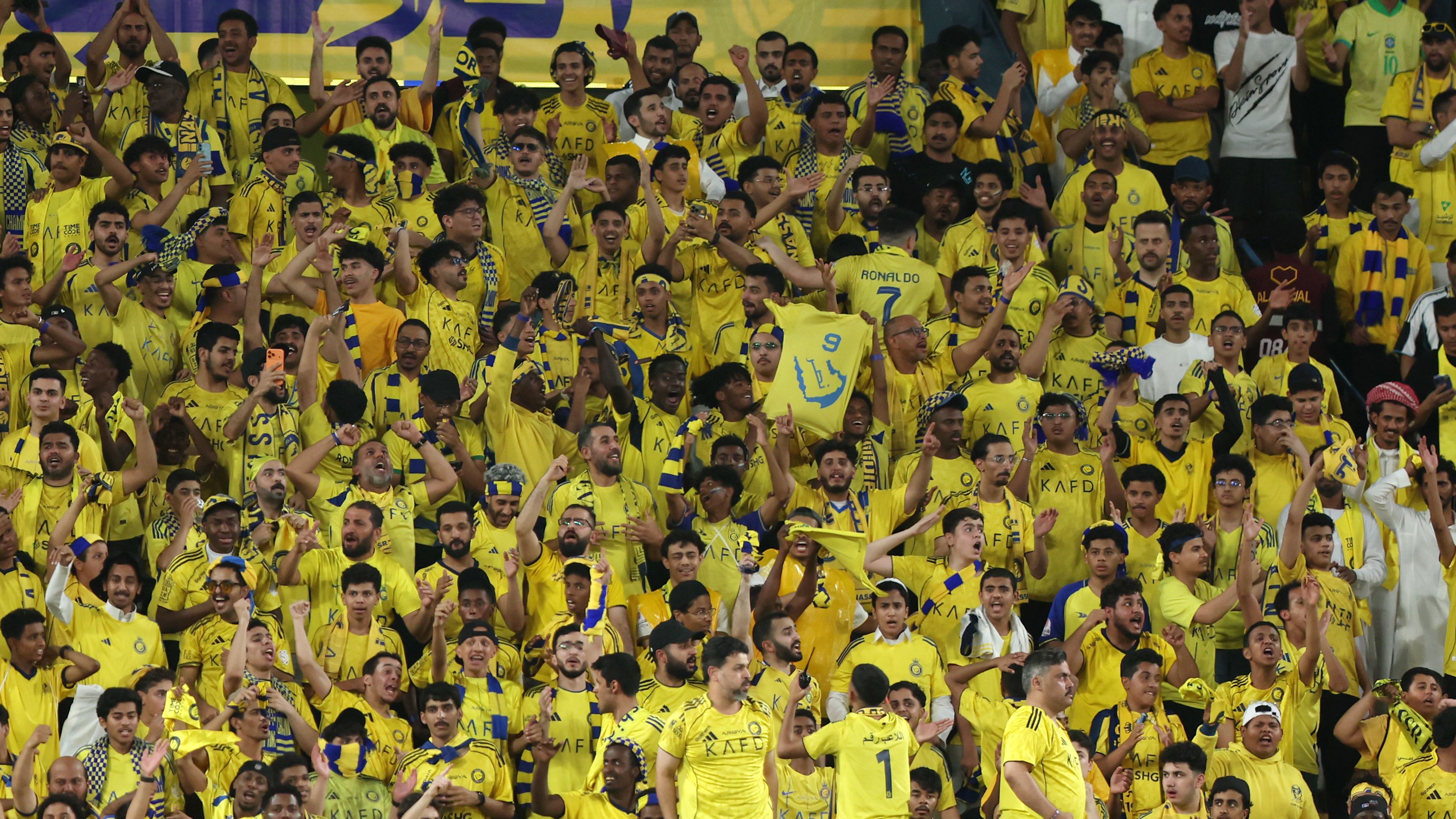 بالفيديو.. أزمة جماهير الهلال والنصر تصل إلى النيابة
