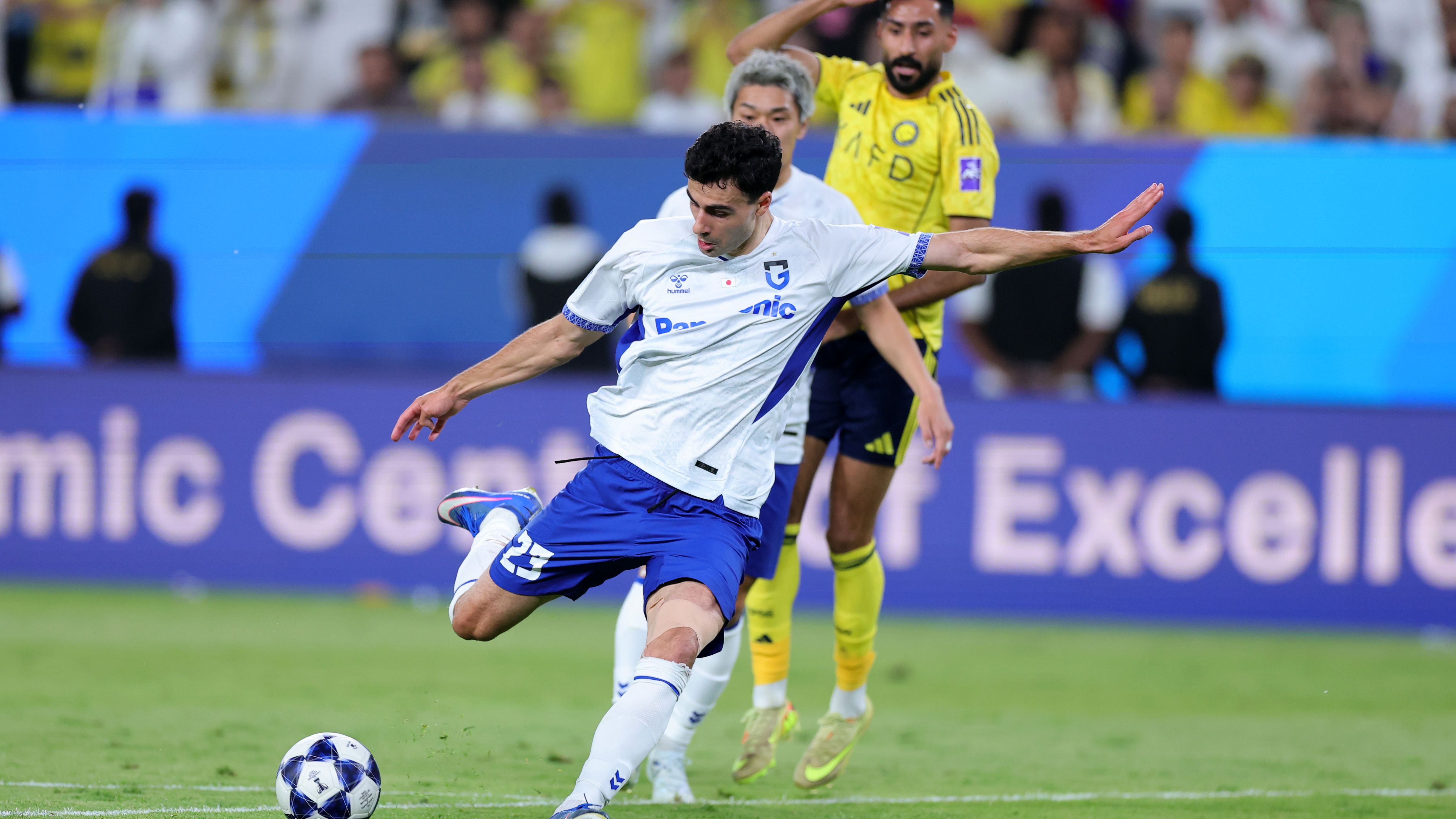 فيديو: جامبا يُحبط طوفان النصر بهدف كارثي