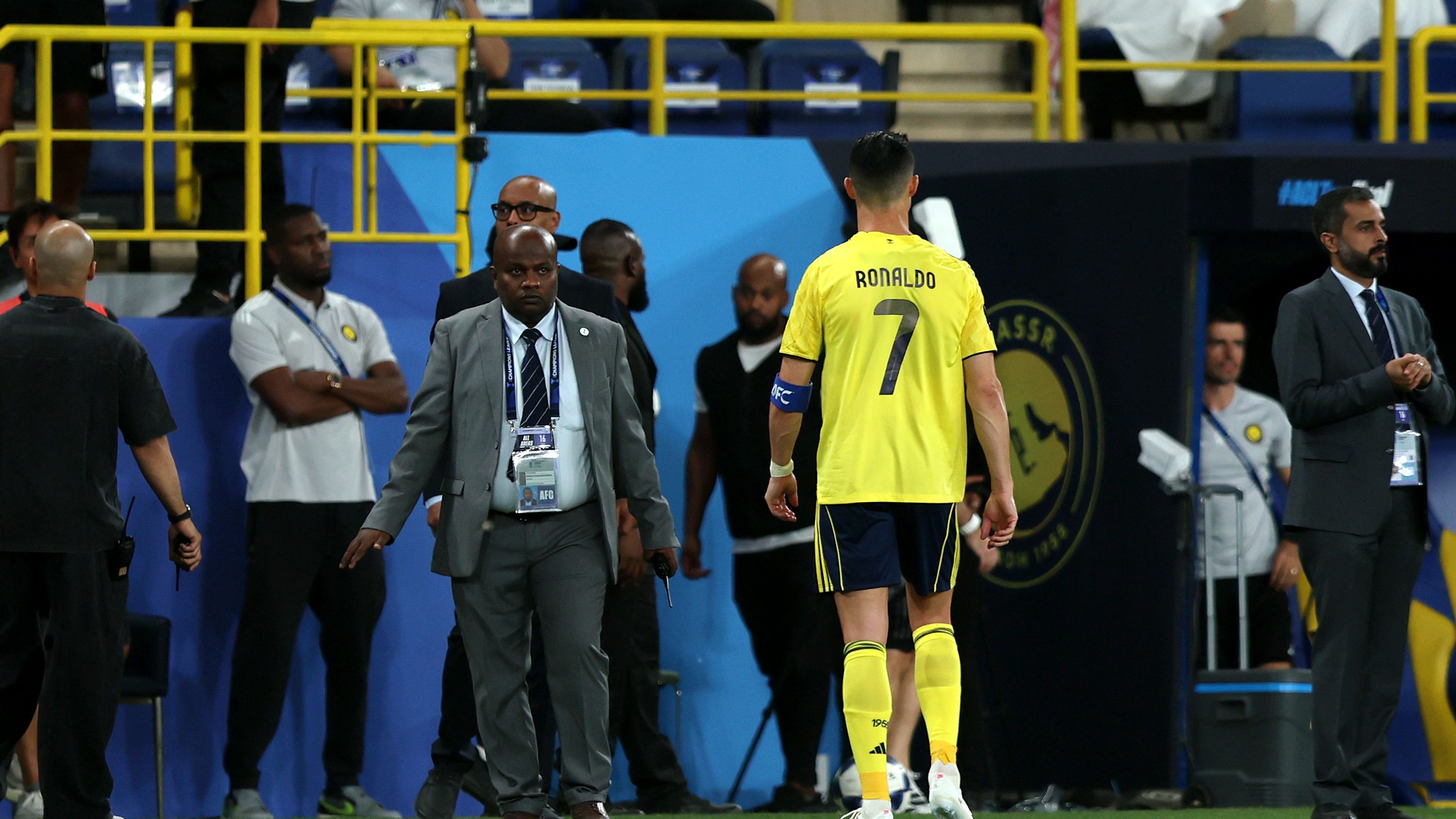 لغز رونالدو وأسطورة برشلونة.. النصر في نفق مظلم بطول ربع قرن