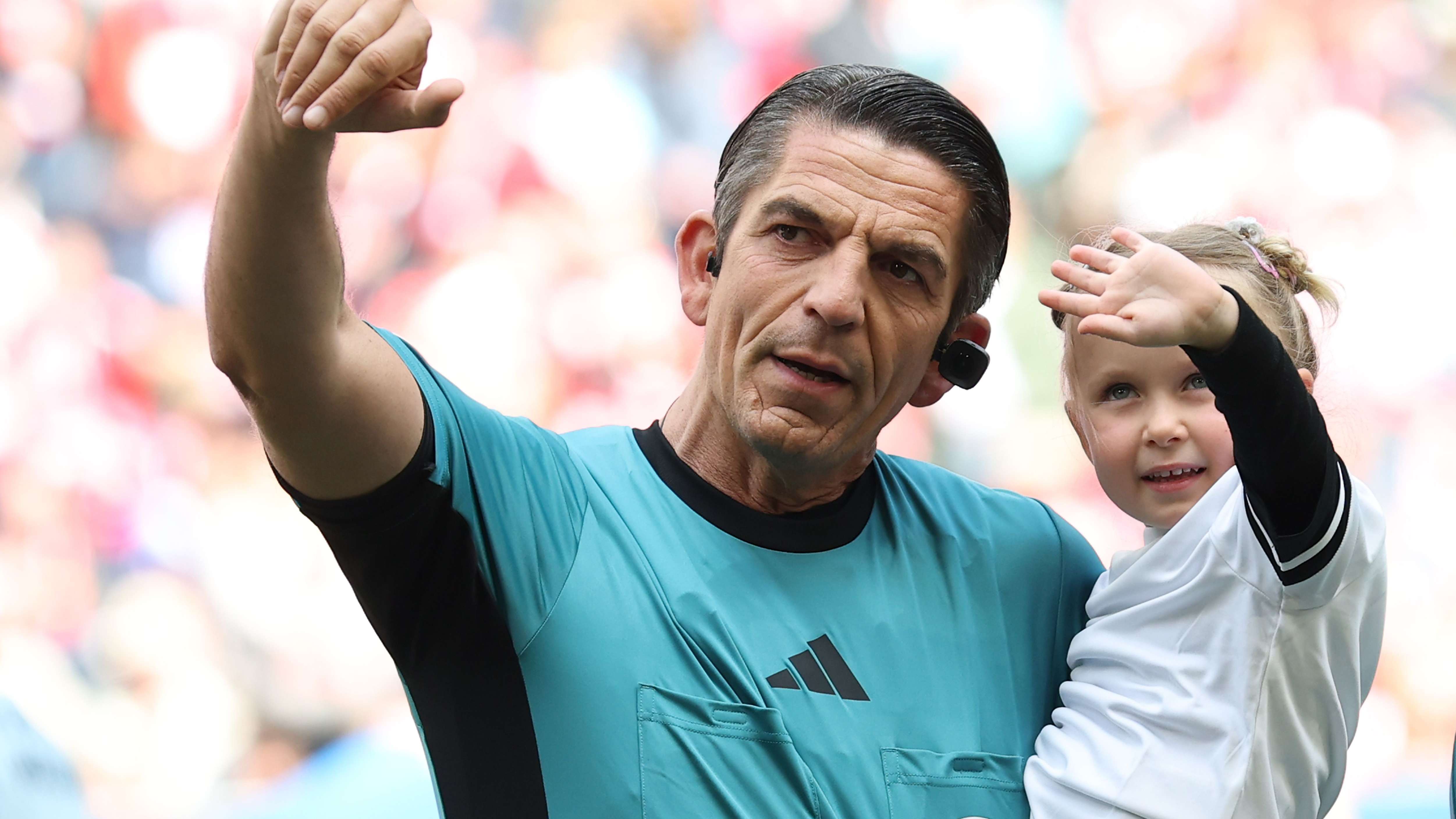 FC Bayern München v 1. FC Köln - Bundesliga