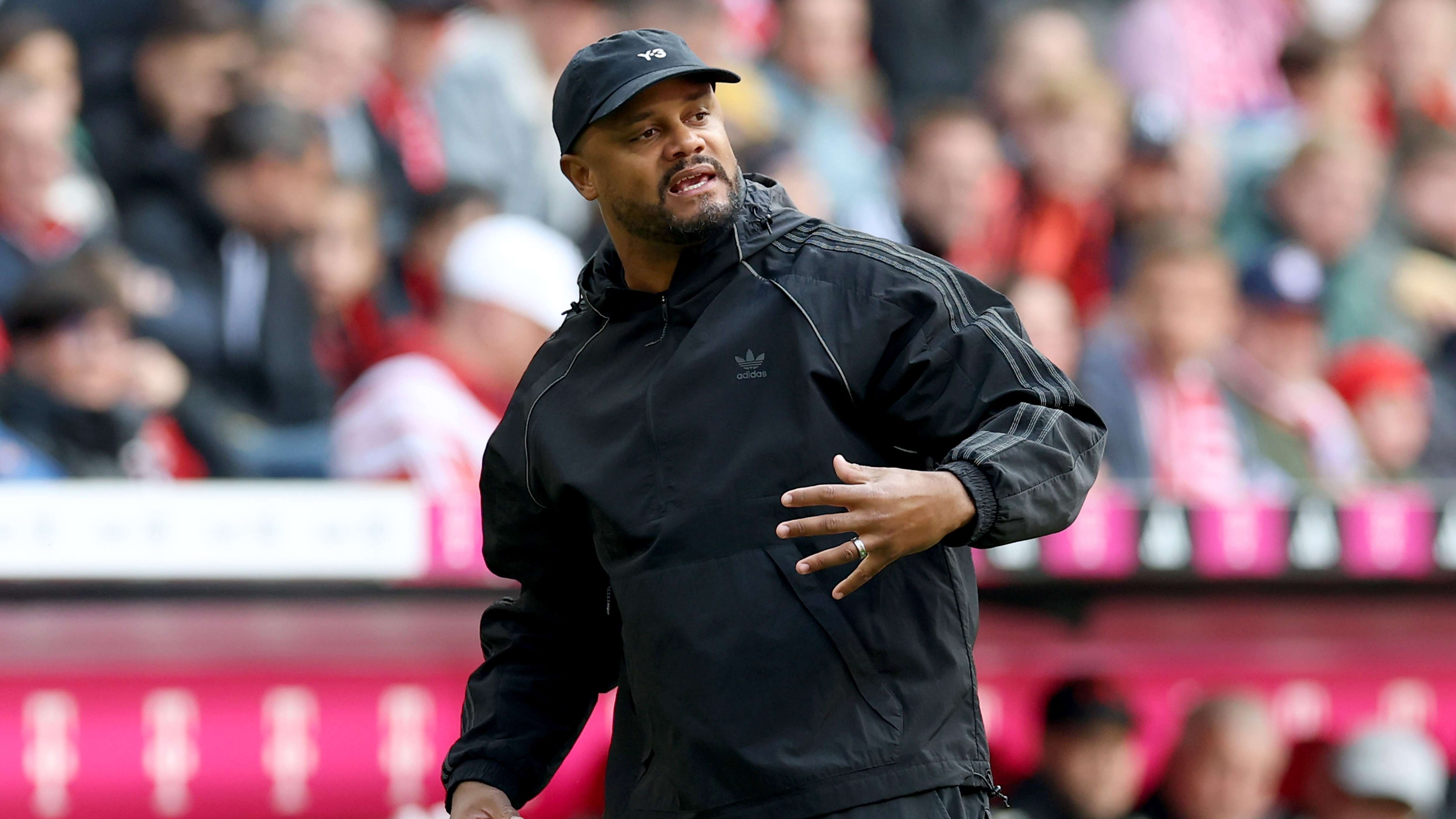FC Bayern München v 1. FC Köln - Bundesliga