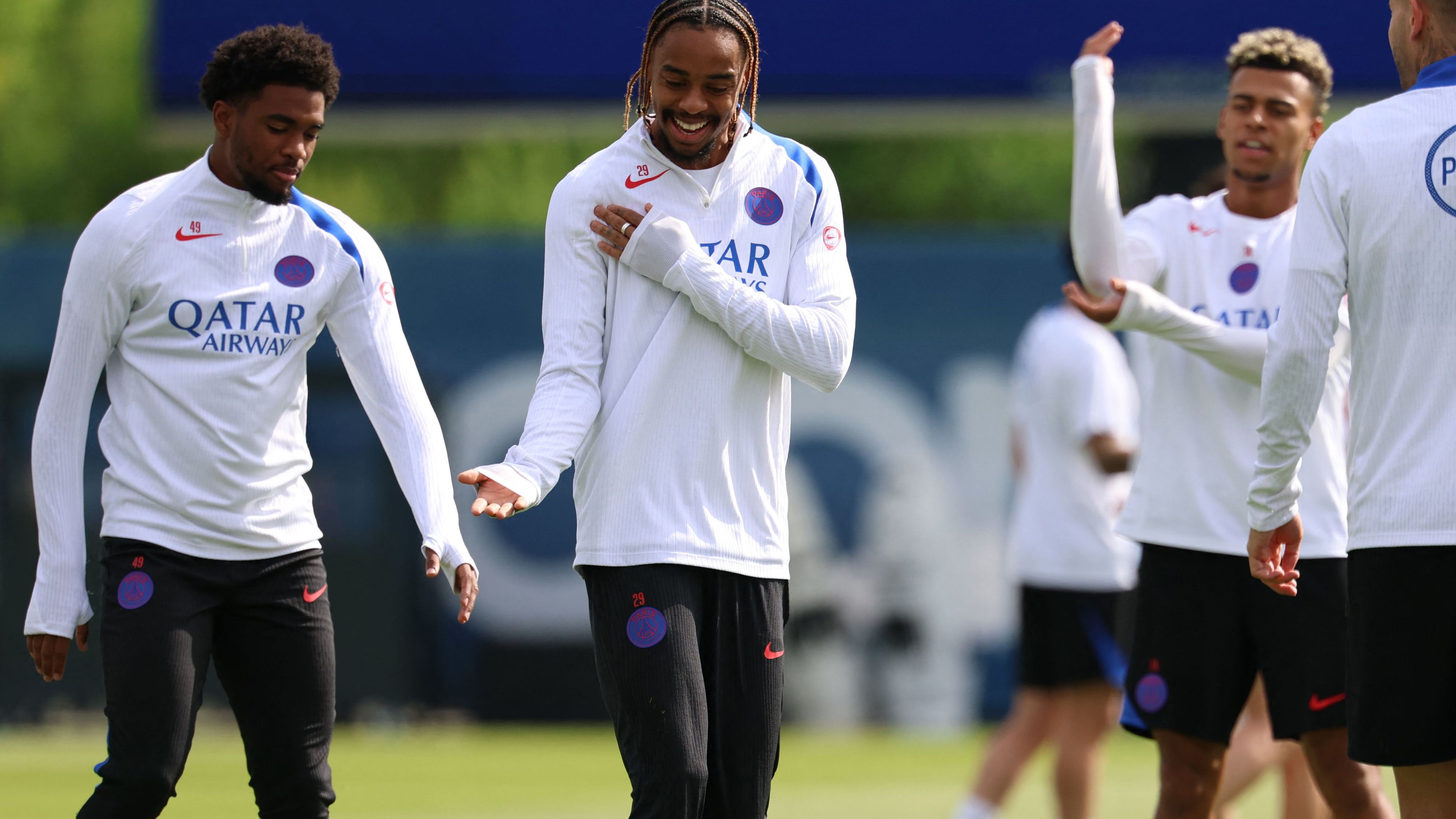 أستون فيلا يخطف هدف ليفربول.. صفقة الـ55 مليون يورو تقترب