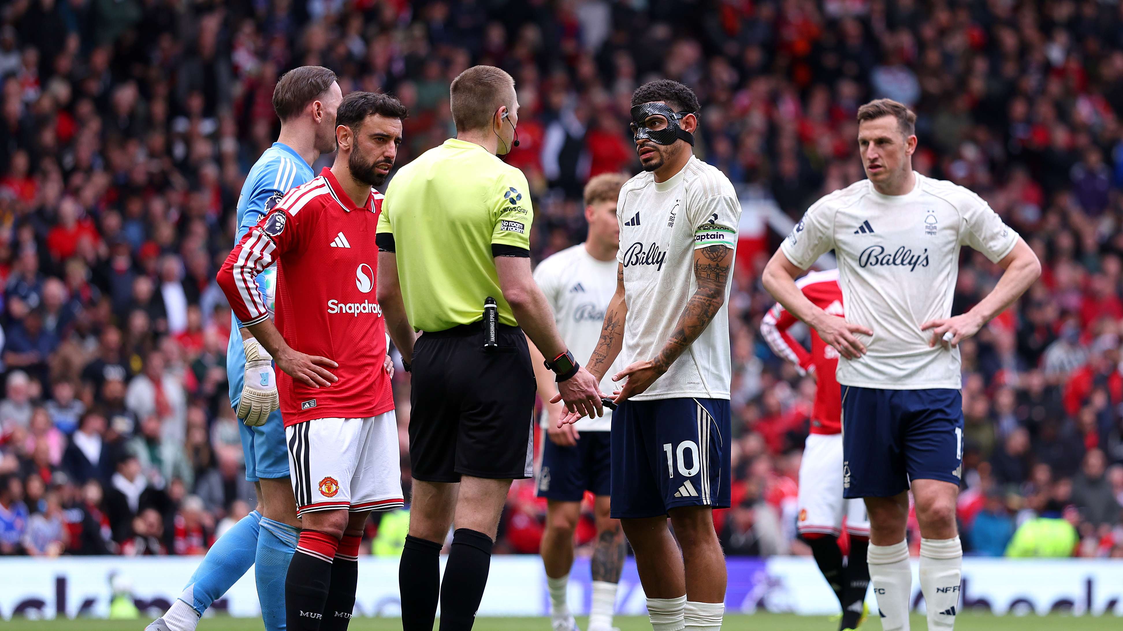 Manchester United v Nottingham Forest - Premier League