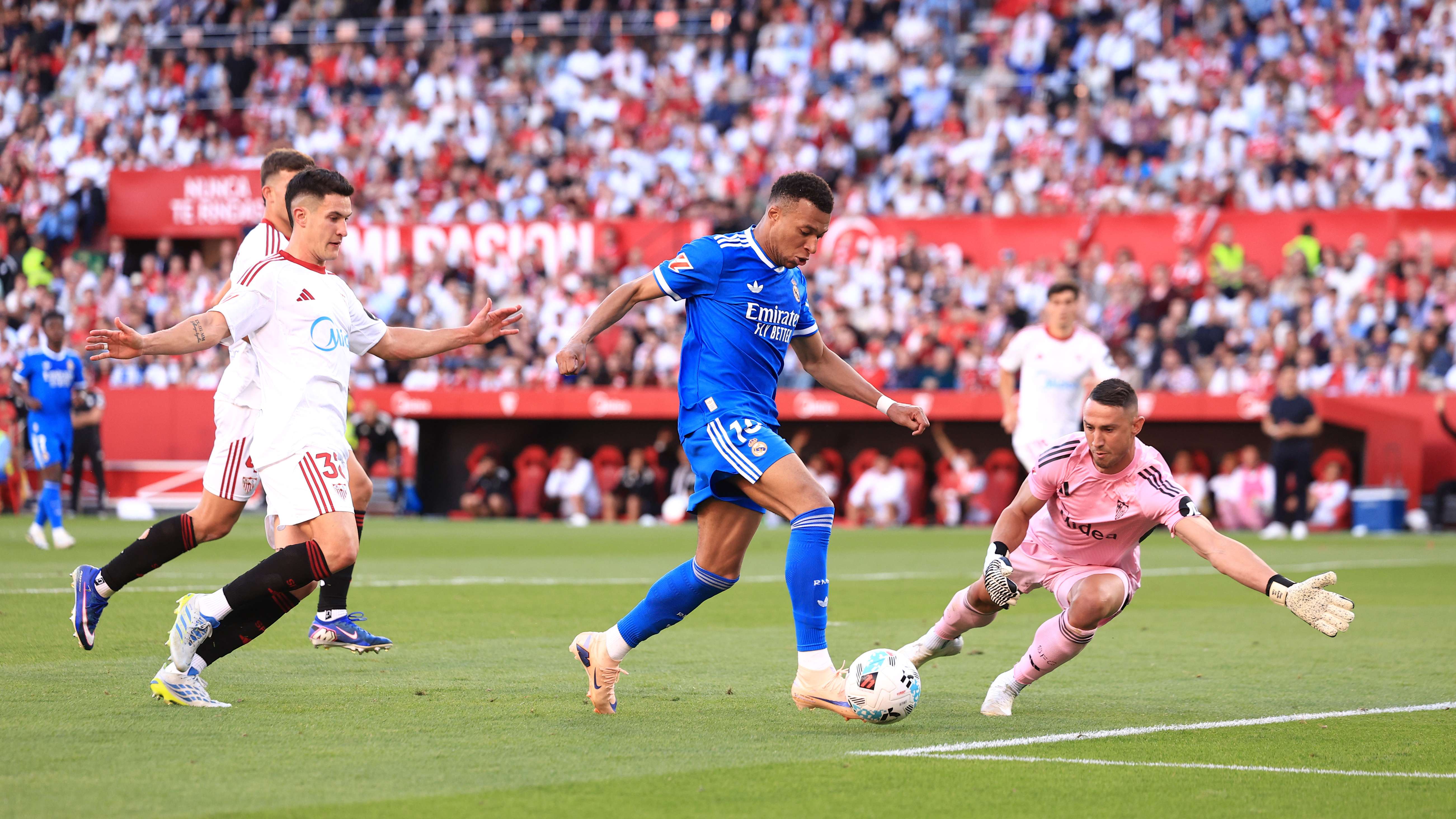 Sevilla FC v Real Madrid CF - LaLiga EA Sports