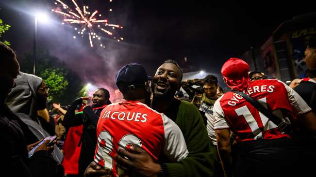 Arsenal Fans Celebrate Premier League Title Outside Emirates Stadium As Man City Draw With AFC Bournemouth