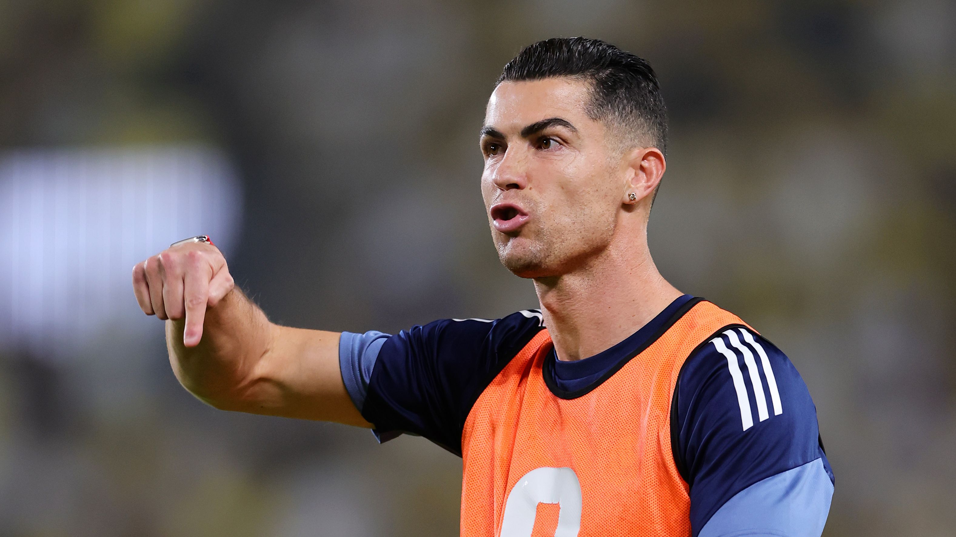 بالفيديو.. رونالدو يشعل ملعب مباراة النصر وضمك مبكرًا