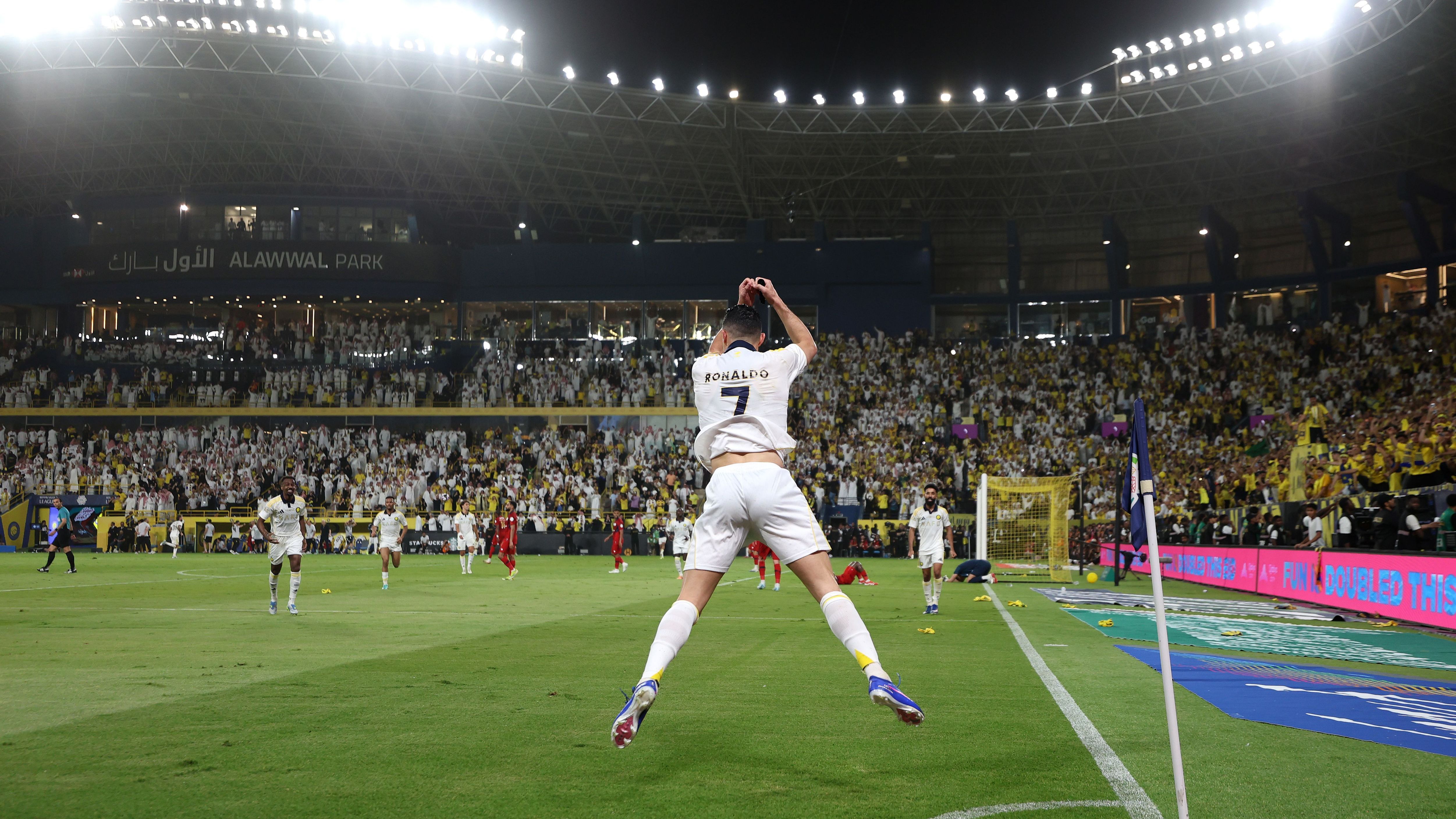 الأفضل على أرض النصر.. رونالدو يتلاعب بالتاريخ في ليلة التتويج