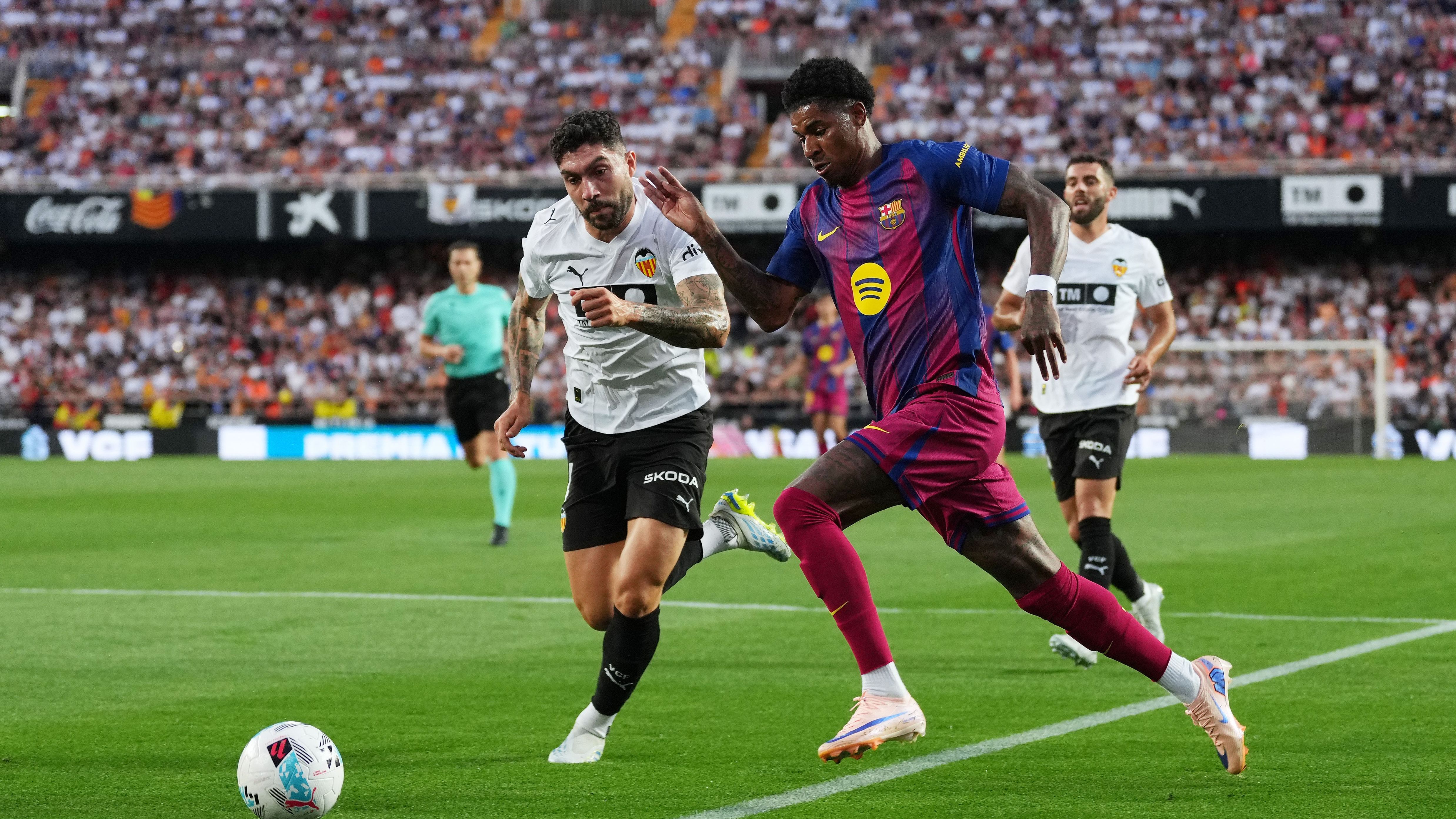 هل تدفع صفقة جوردون برشلونة لطرد راشفورد؟