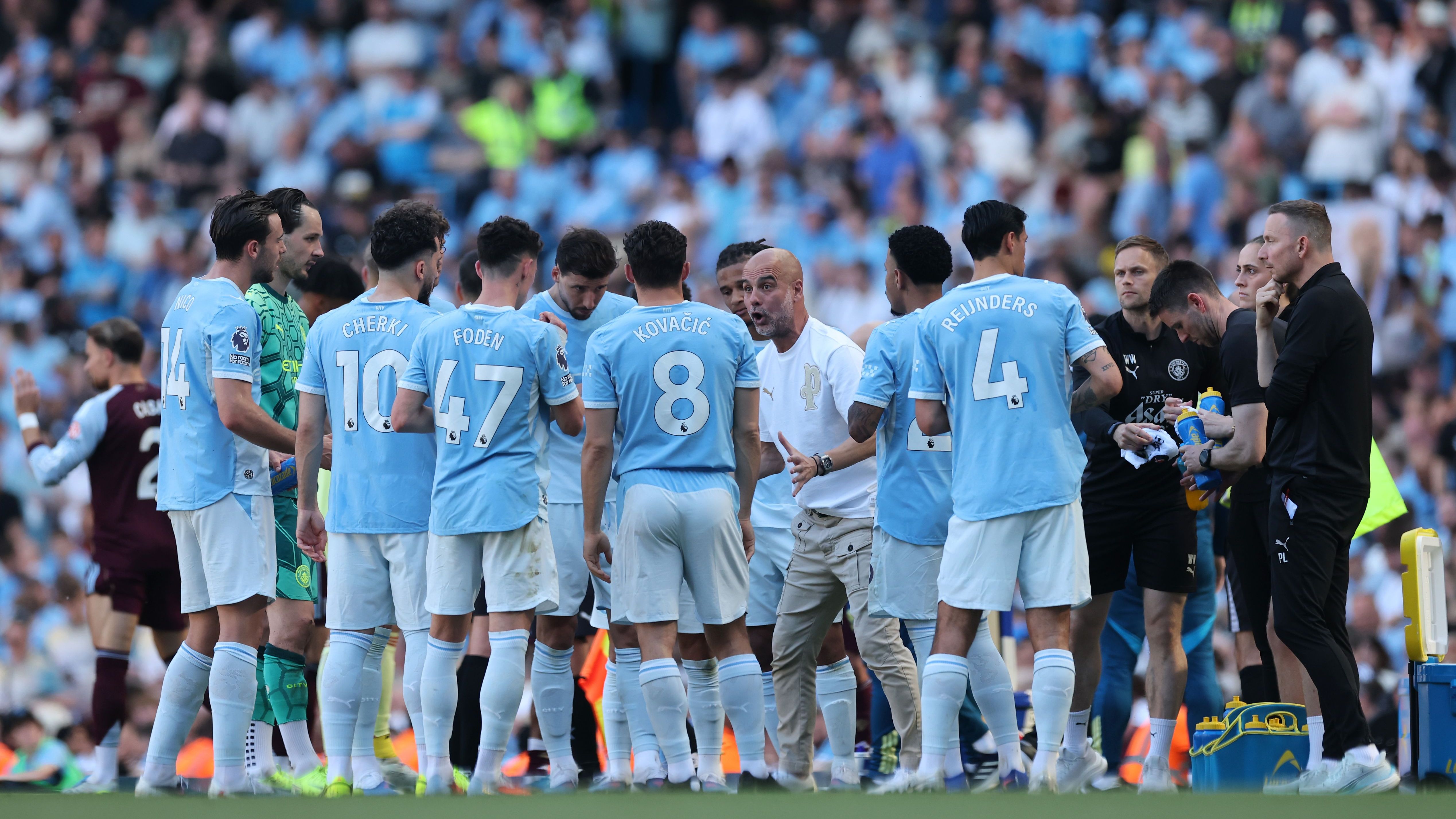 Manchester City v Aston Villa - Premier League
