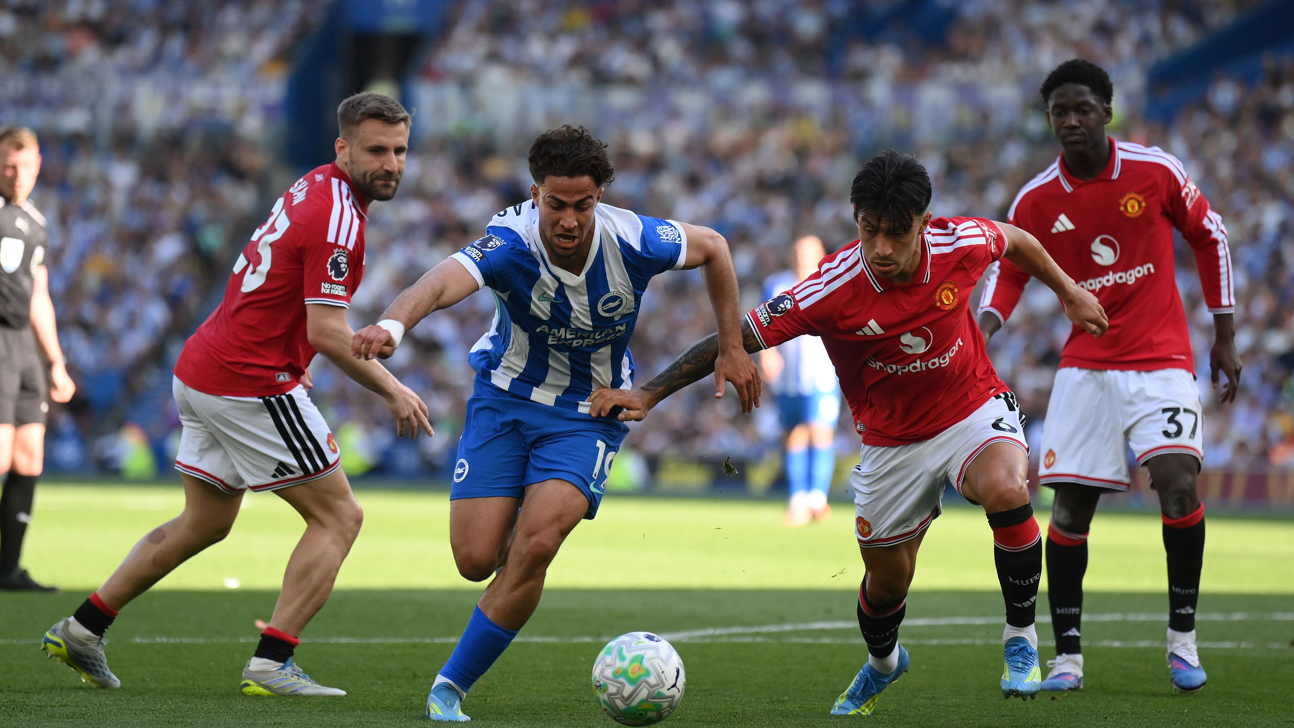 Brighton & Hove Albion v Manchester United - Premier League