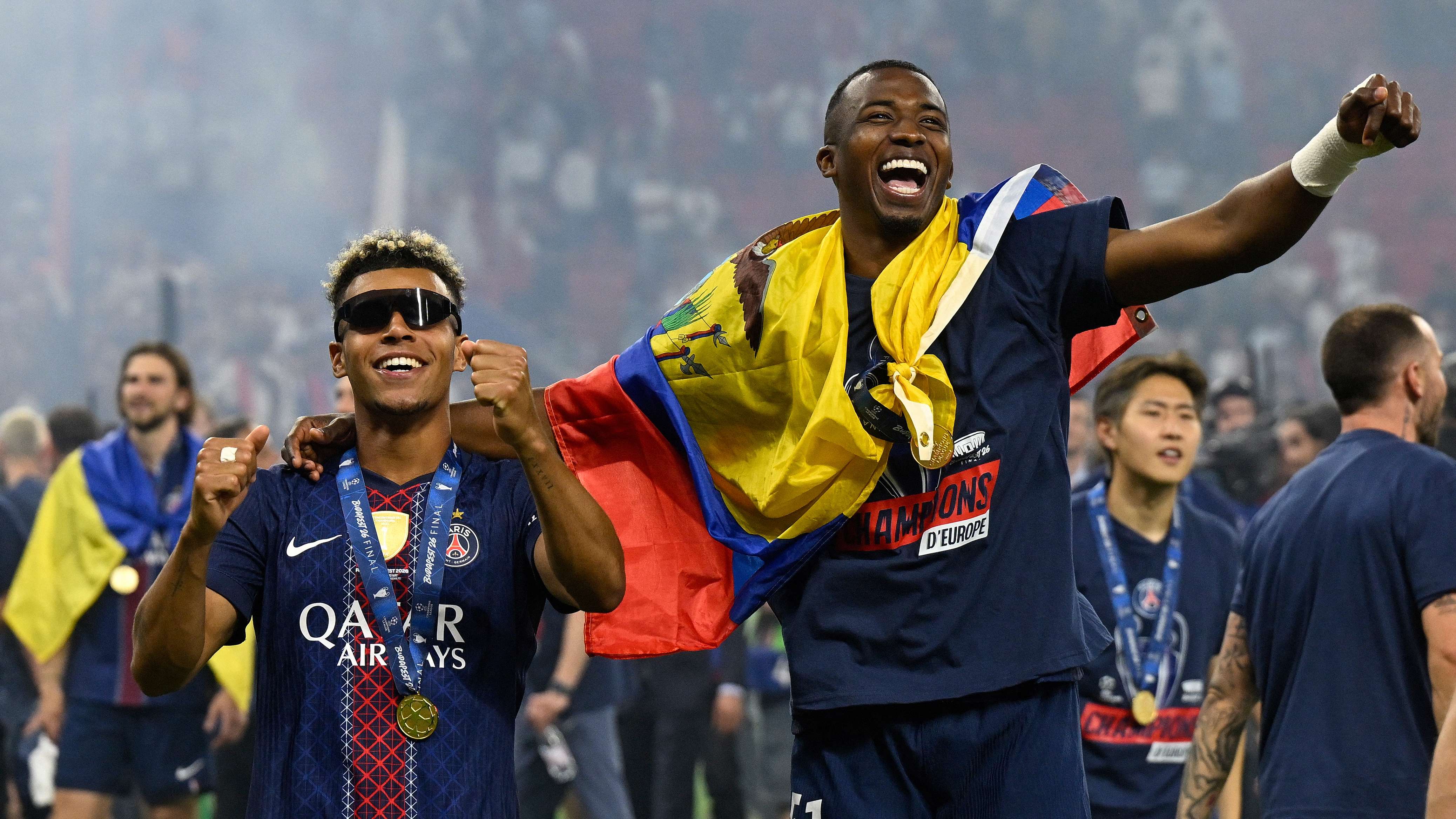 FBL-EUR-C1-PSG-ARSENAL-FINAL-TROPHY