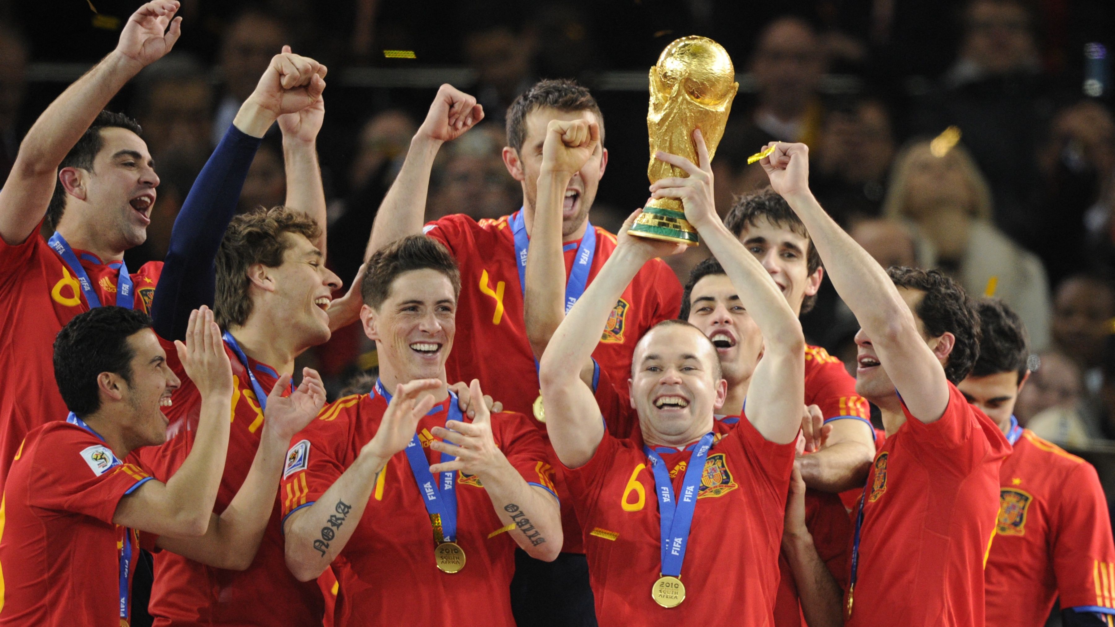 Similarities between the 2010 team and the 2026 generation