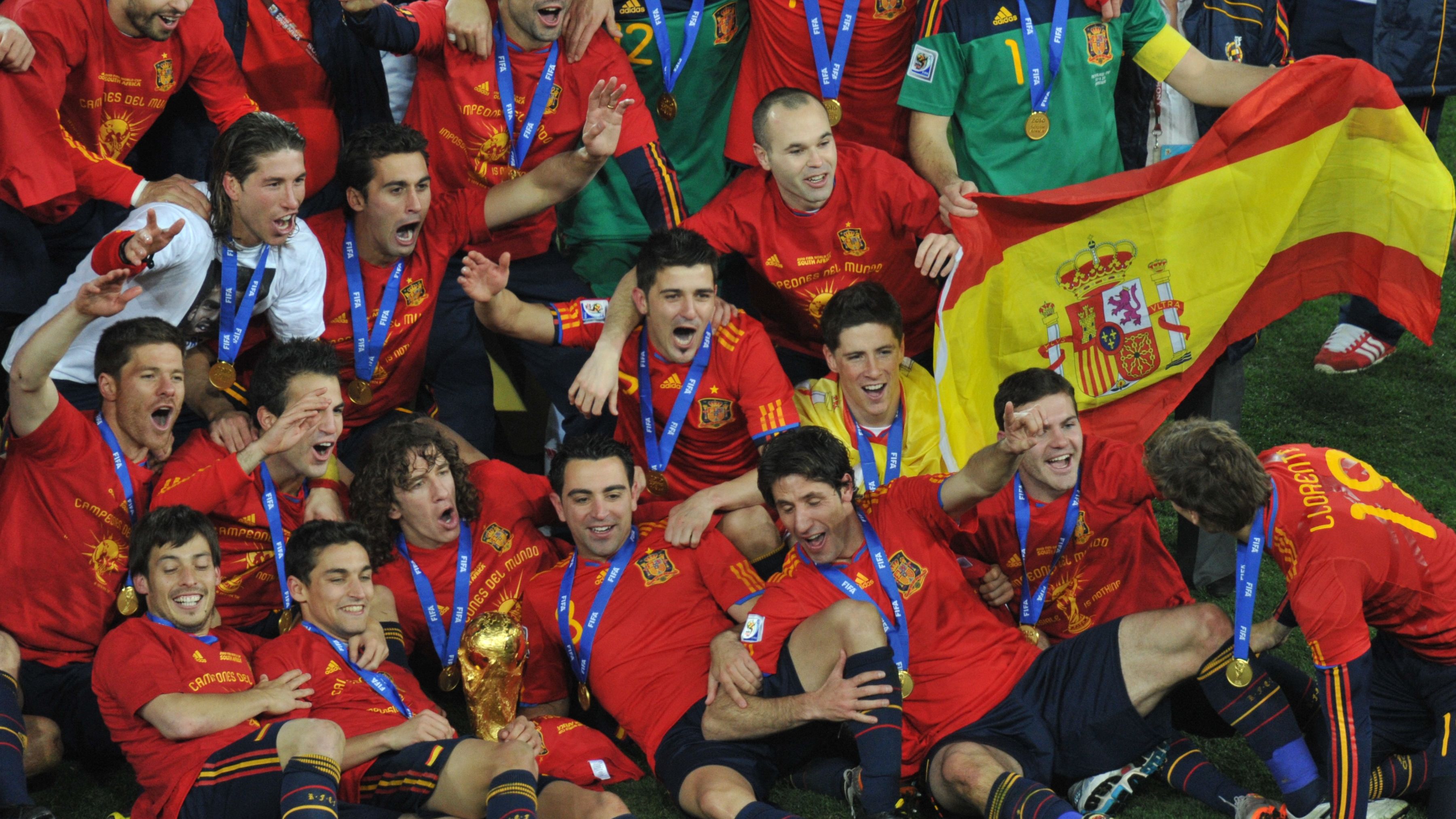 بطل مونديال 2010 يوجه نداءً عاجلاً لترامب بعد رفض سفره لحضور النهائي