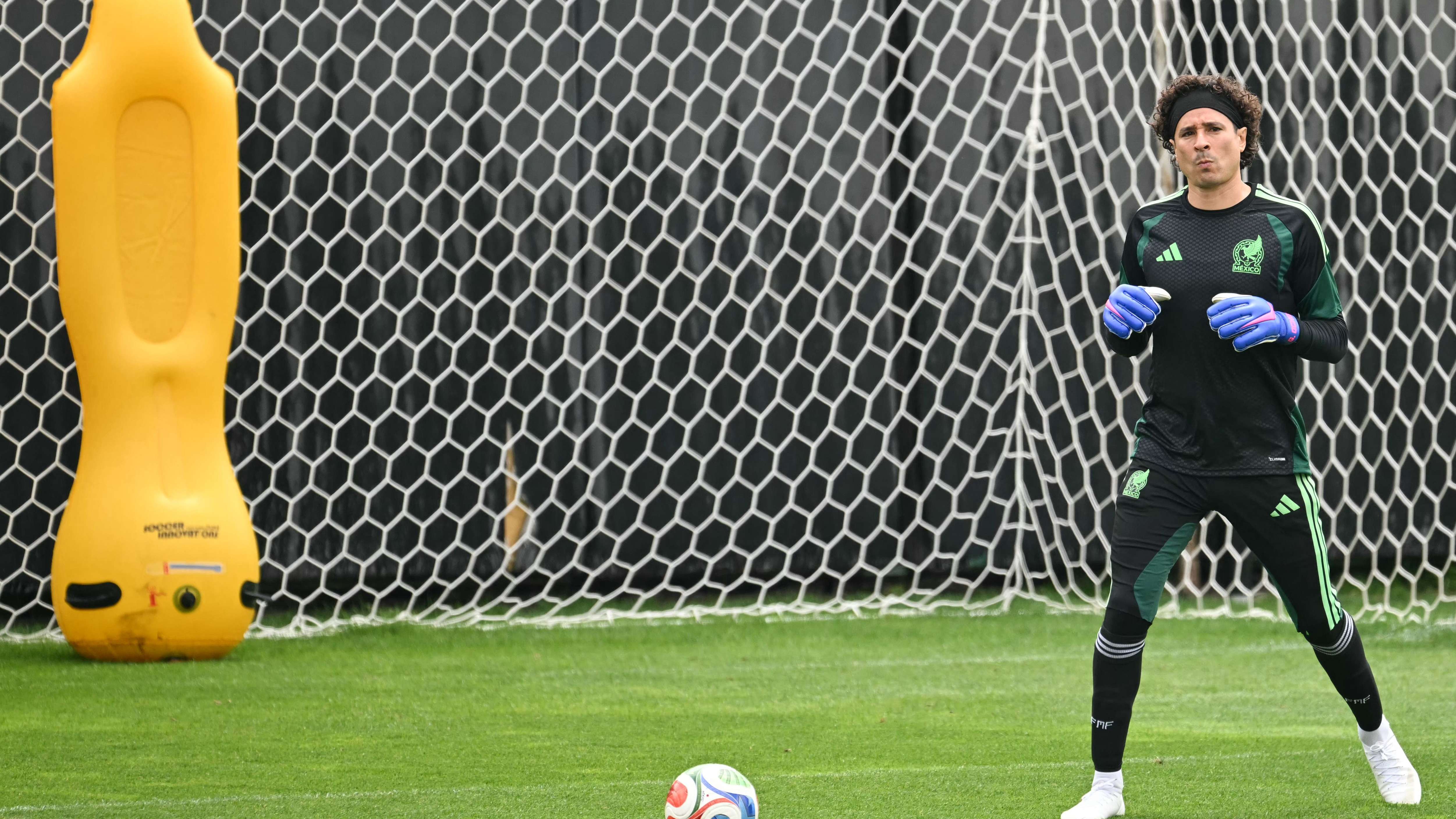 FBL-WC-2026-TRAINING-MEX