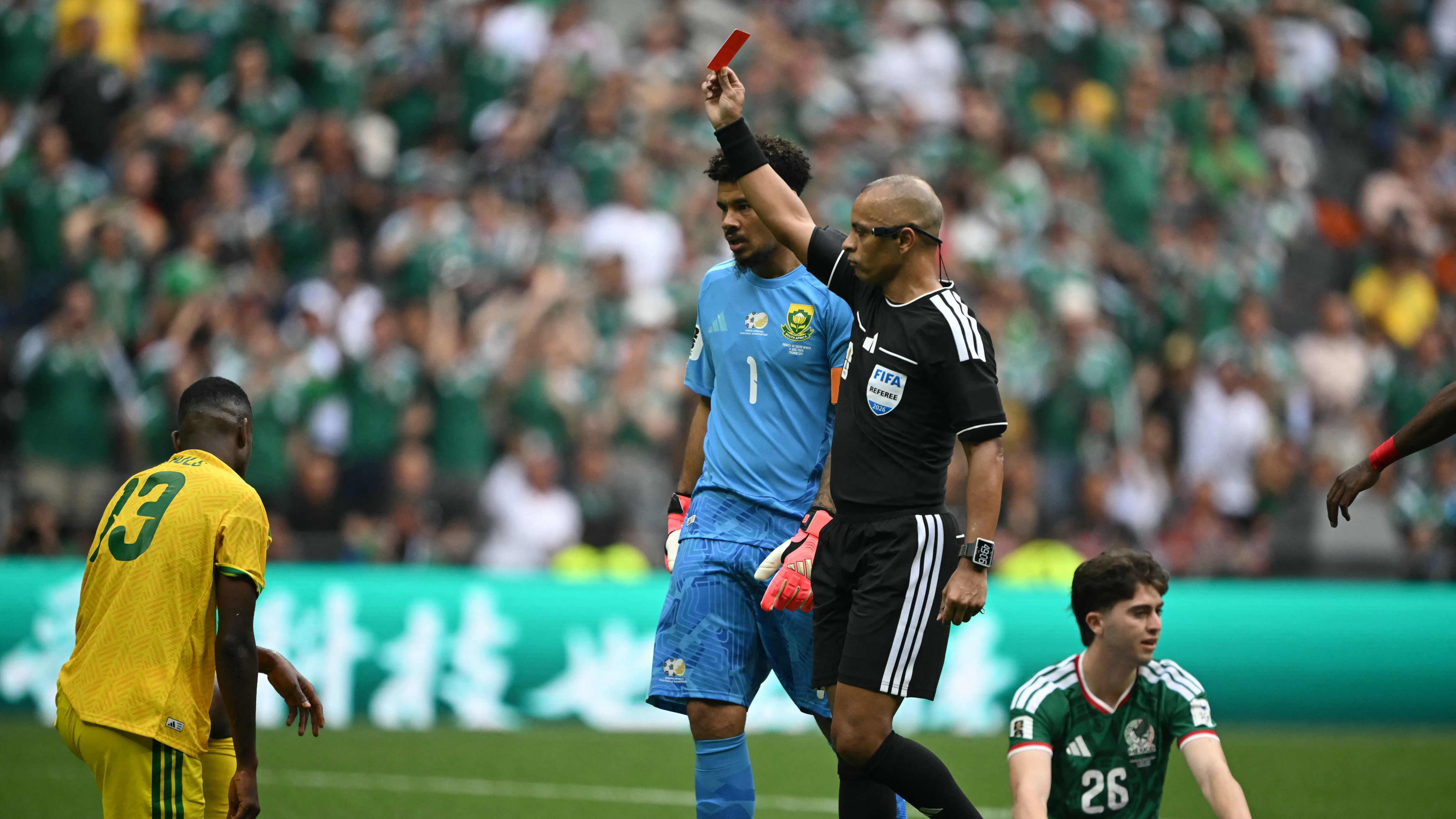 رقم قياسي: 3 بطاقات حمراء في افتتاحية مونديال 2026 تعادل 75% من إجمالي كأس العالم 2022