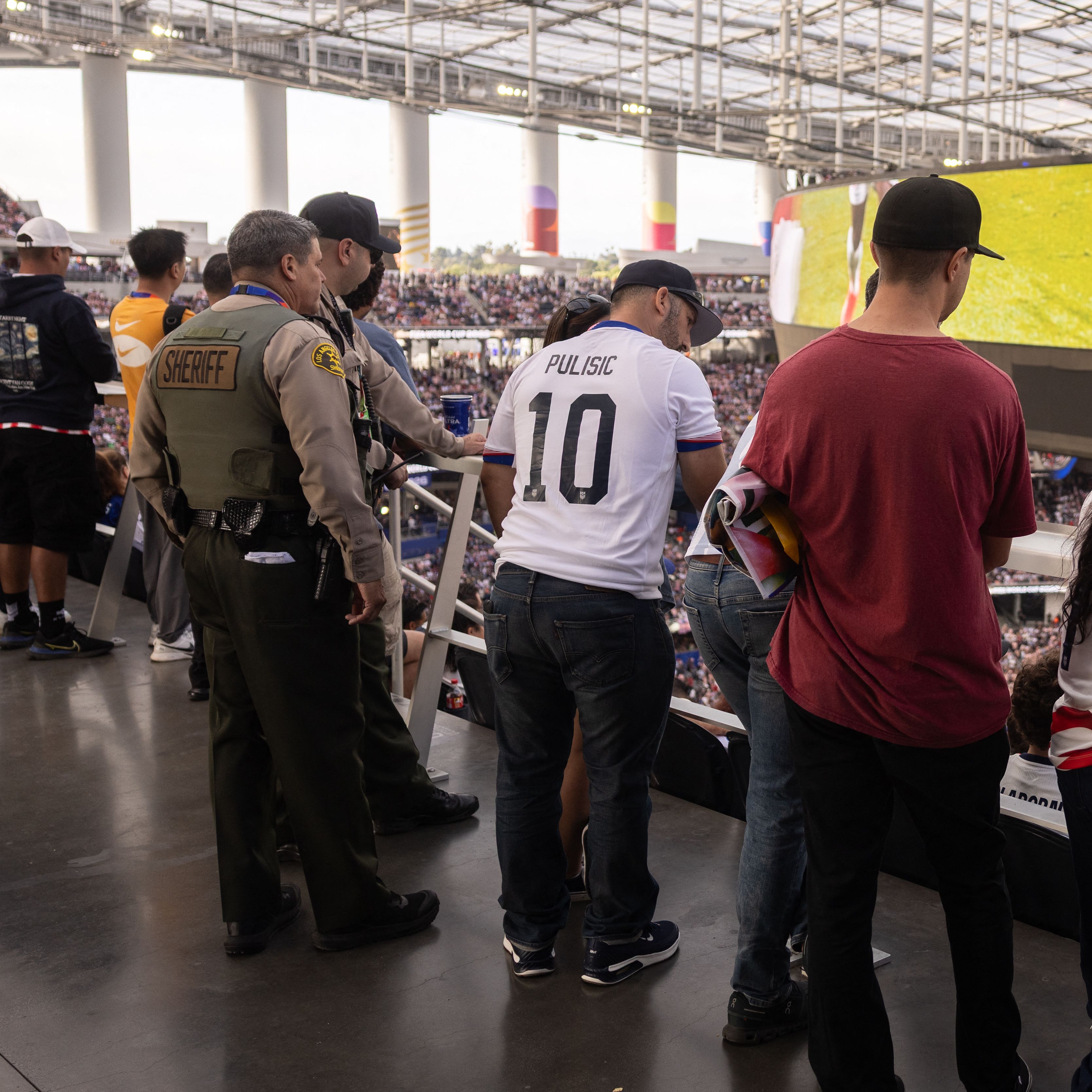 FBL-WC-2026-MATCH04-USA-PAR-LAW ENFORCEMENT