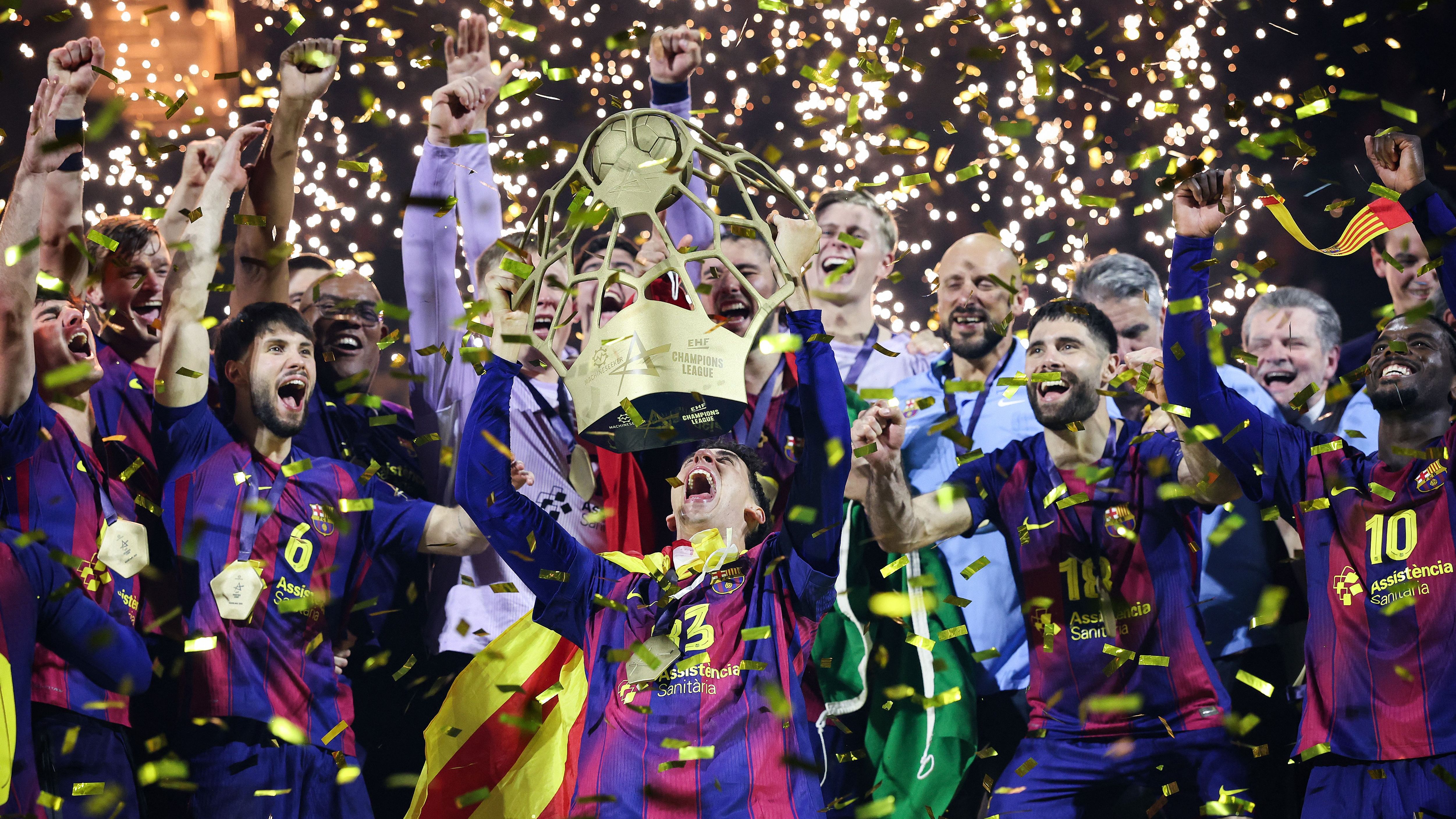 برشلونة يكتسح جوائز الموسم