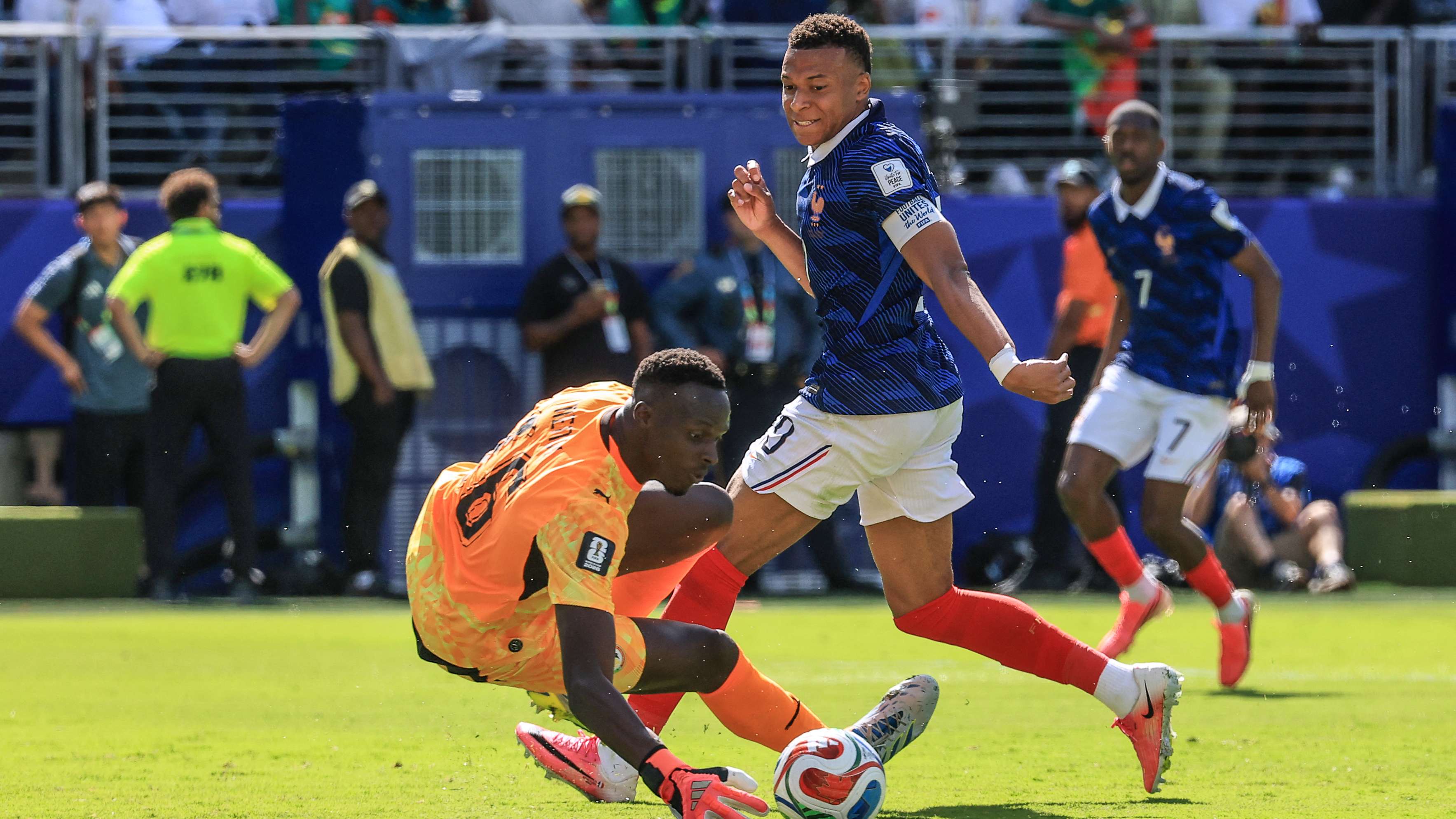 TOPSHOT-FBL-WC-2026-MATCH17-FRA-SEN