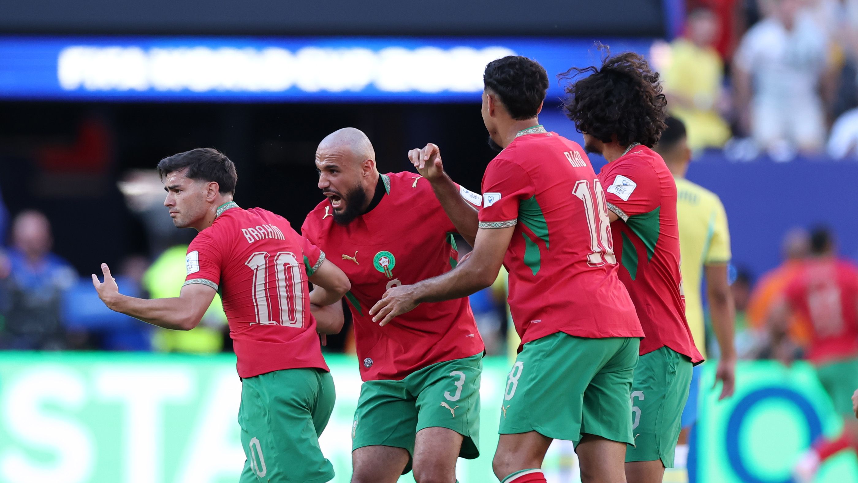 نجم المغرب يلمح للاعتزال بعد المونديال.. ويرغب في حفظ القرآن