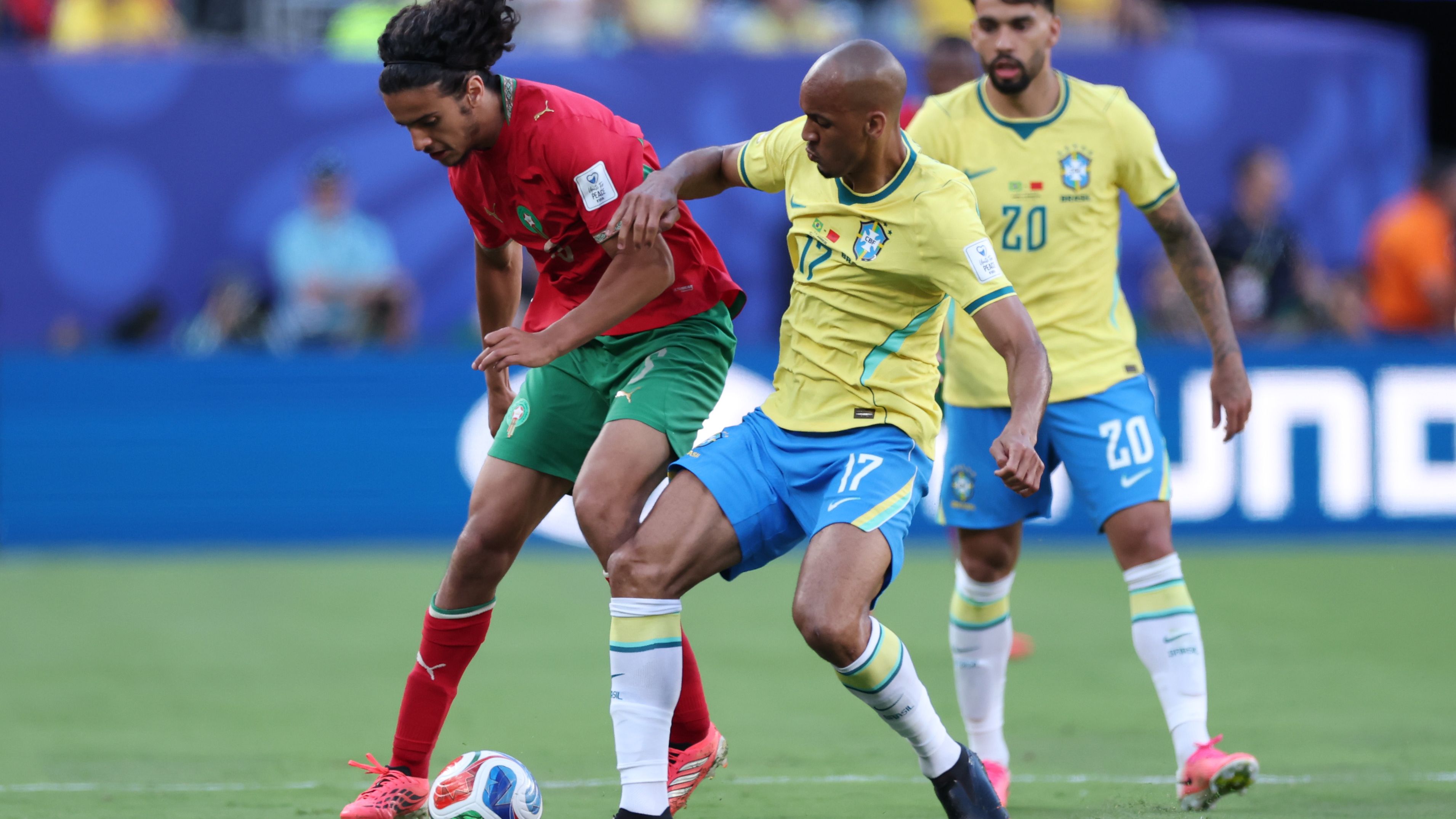 نجم البرازيل السابق: فابينيو أنقذنا من عواصف المغرب!