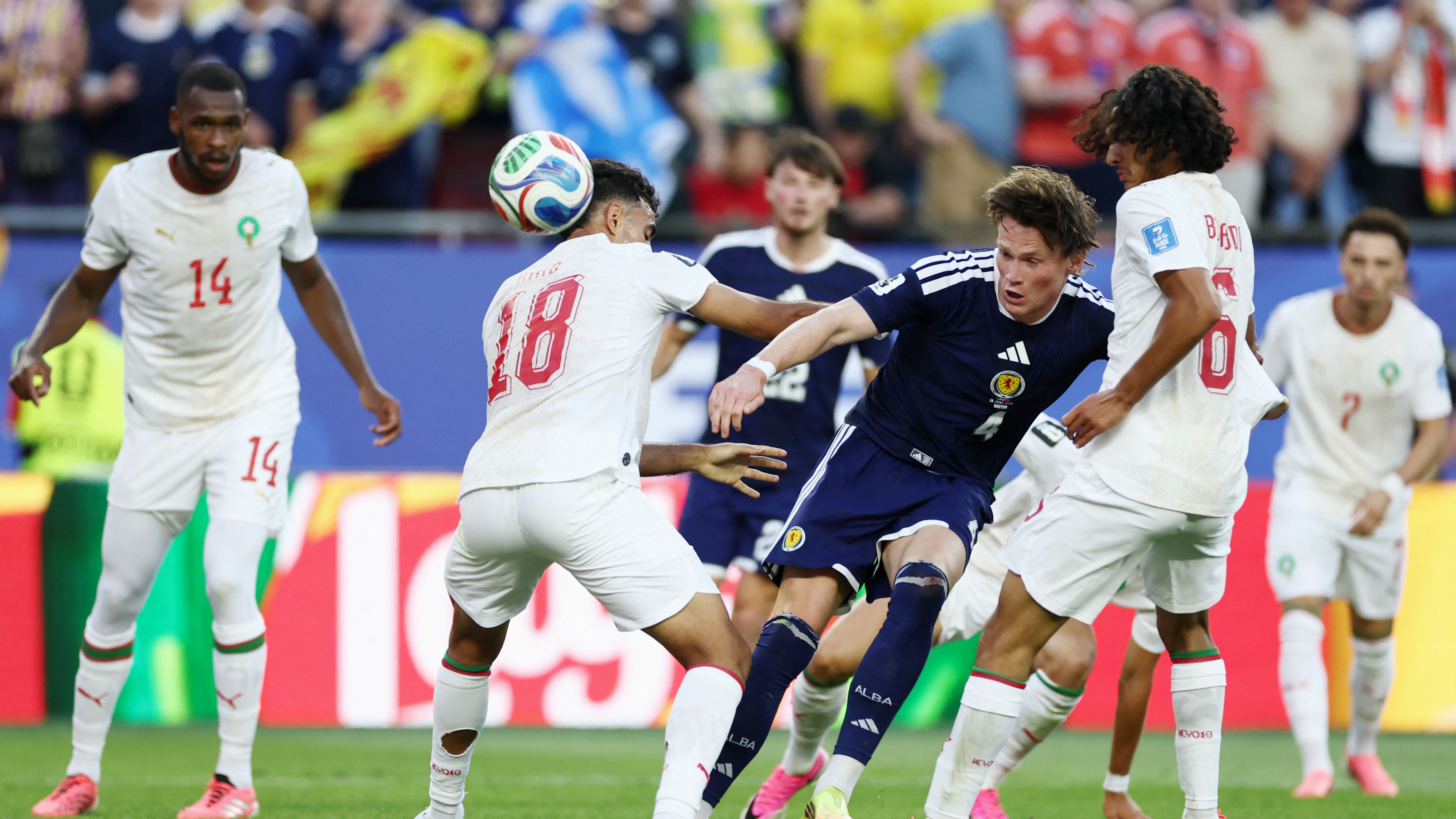 ضربة موجعة.. الرباط الصليبي ينهي موسم نجم منتخب المغرب