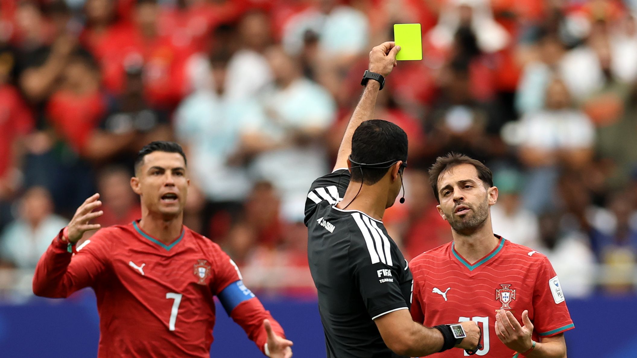 بعد جدل ميسي.. هل استحق برناردو سيلفا الطرد أمام الكونغو؟