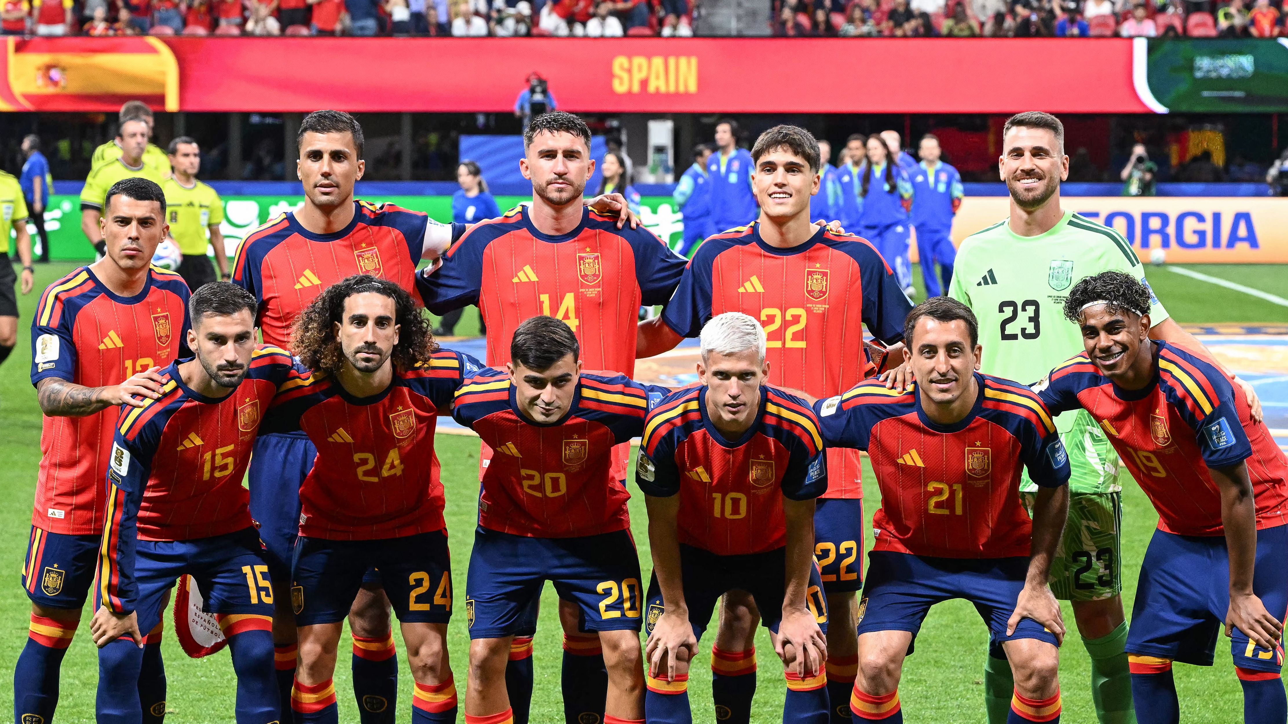 بالفيديو: نجم برشلونة يفي بوعده بعد كأس العالم