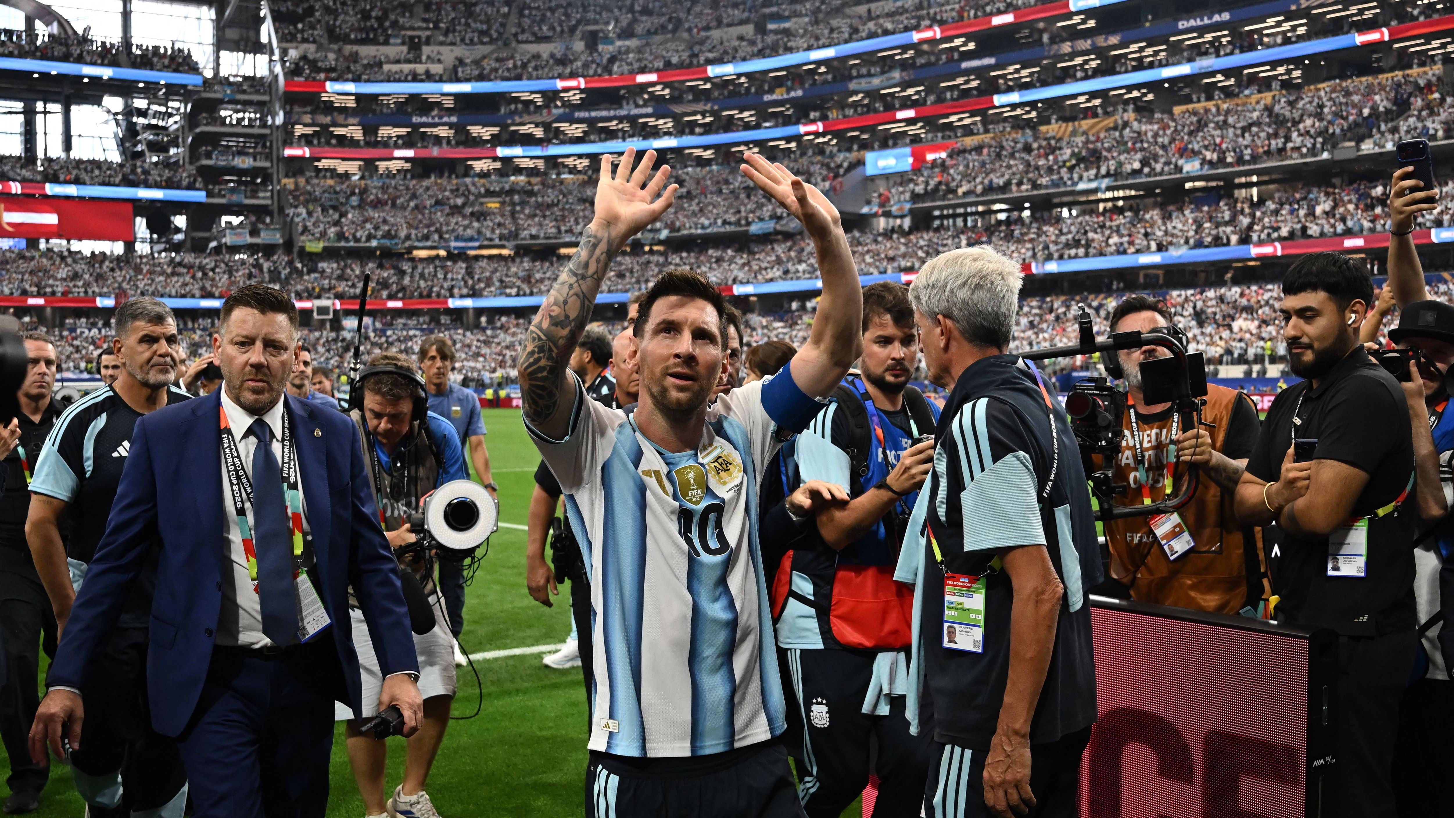 TOPSHOT-FBL-WC-2026-MATCH43-ARG-AUT