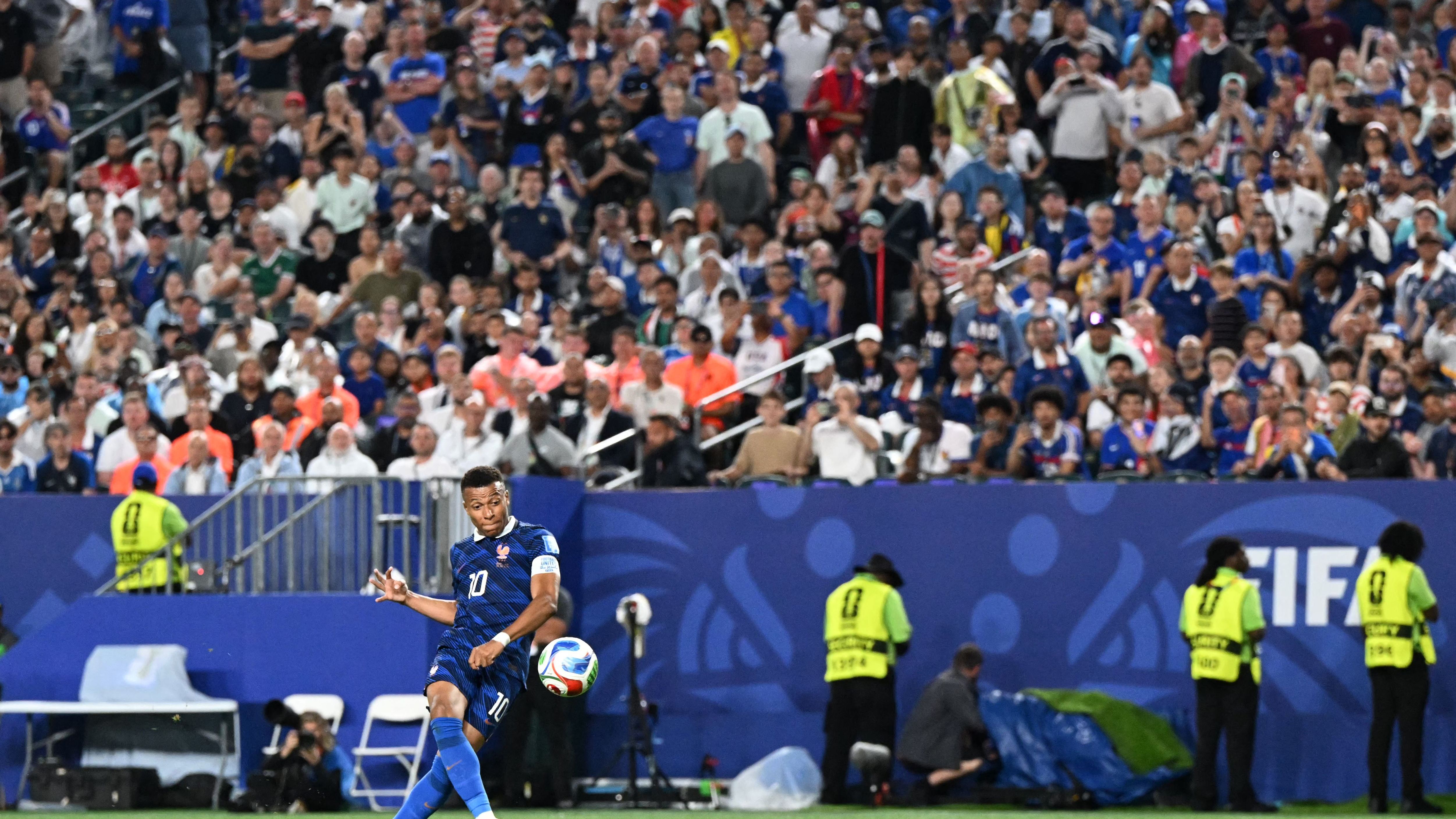 ليست طبيعية.. كيف تخدع كرة مونديال 2026 الحراس؟