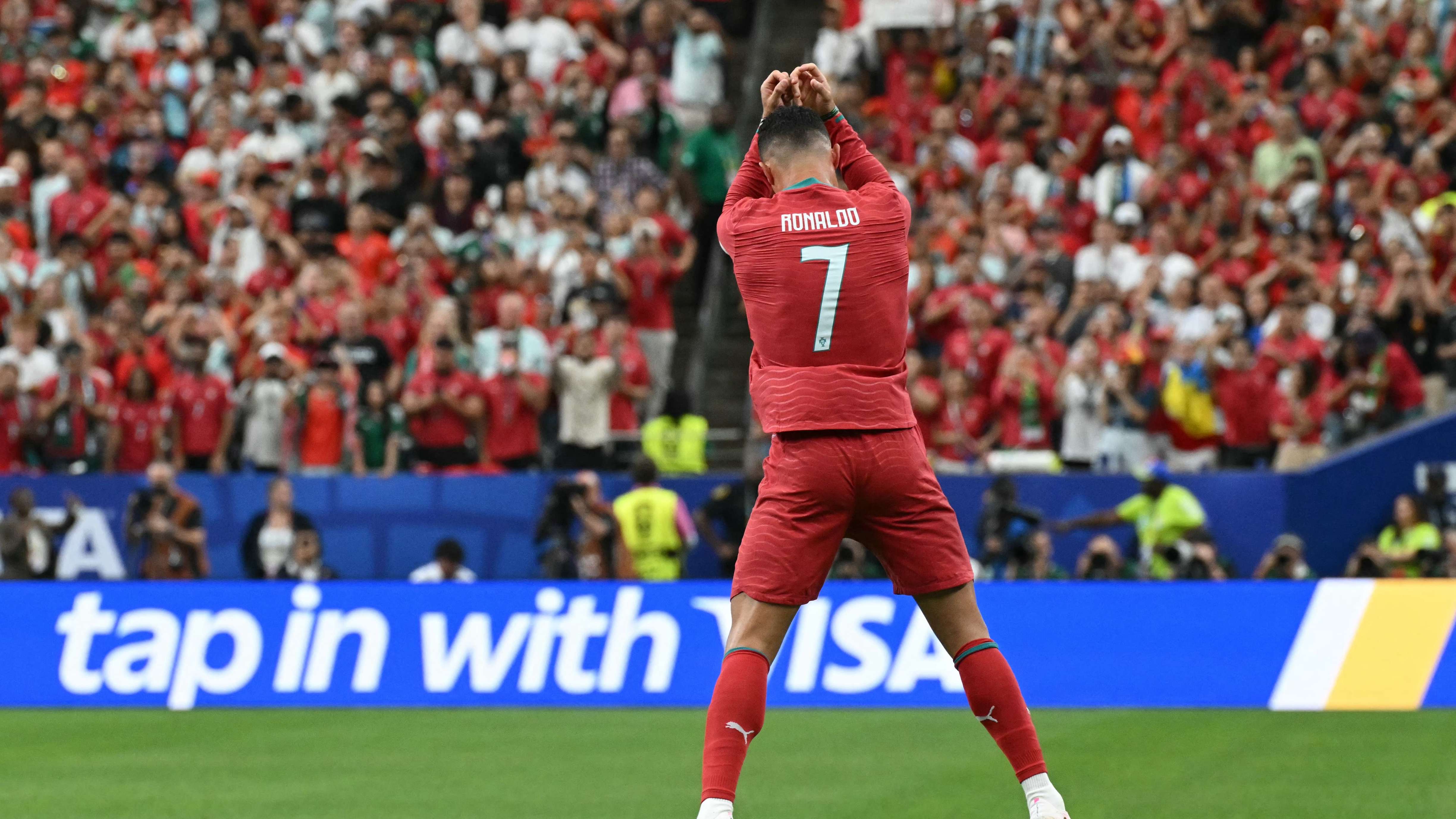 TOPSHOT-FBL-WC-2026-MATCH47-POR-UZB