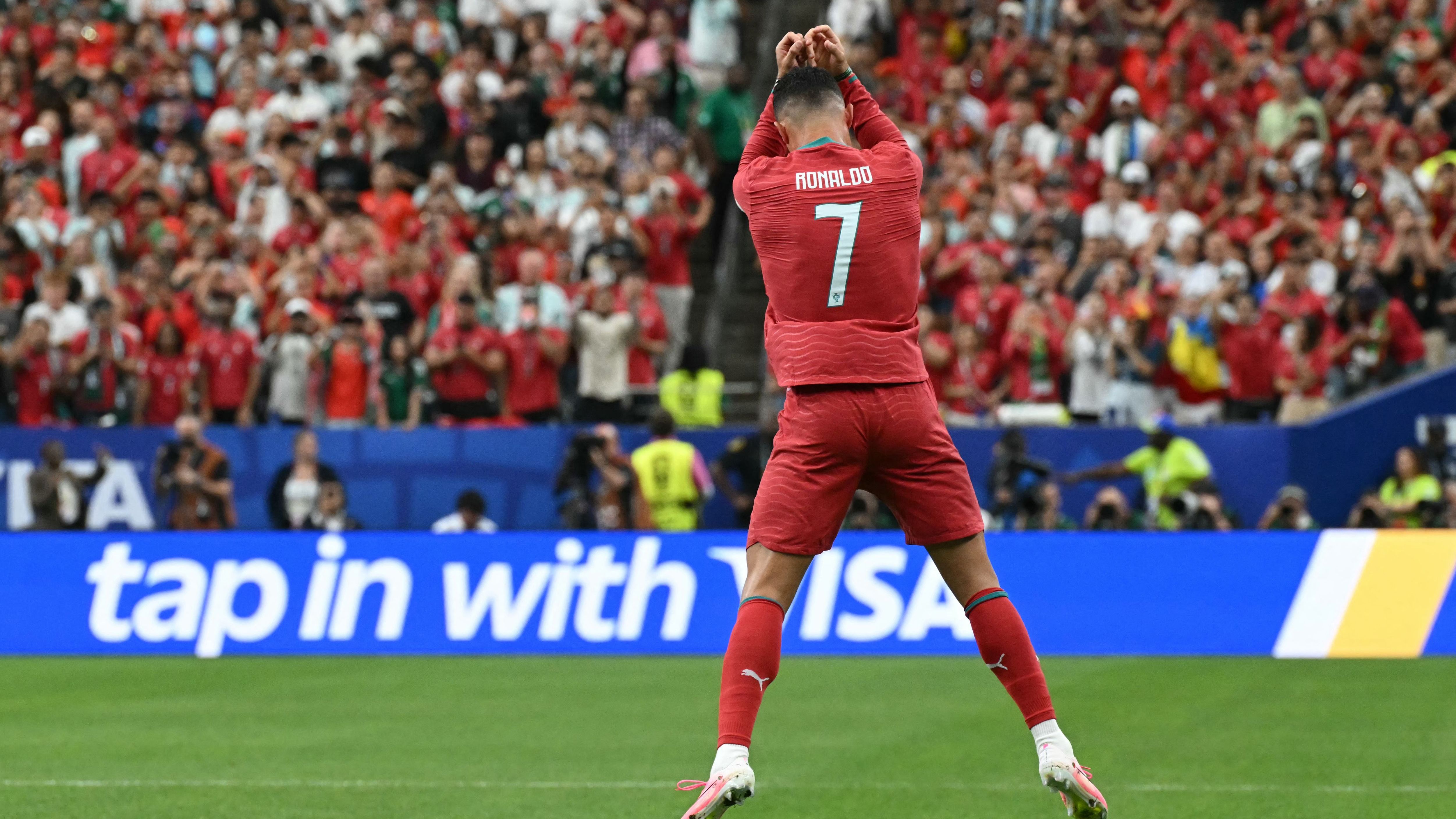 TOPSHOT-FBL-WC-2026-MATCH47-POR-UZB