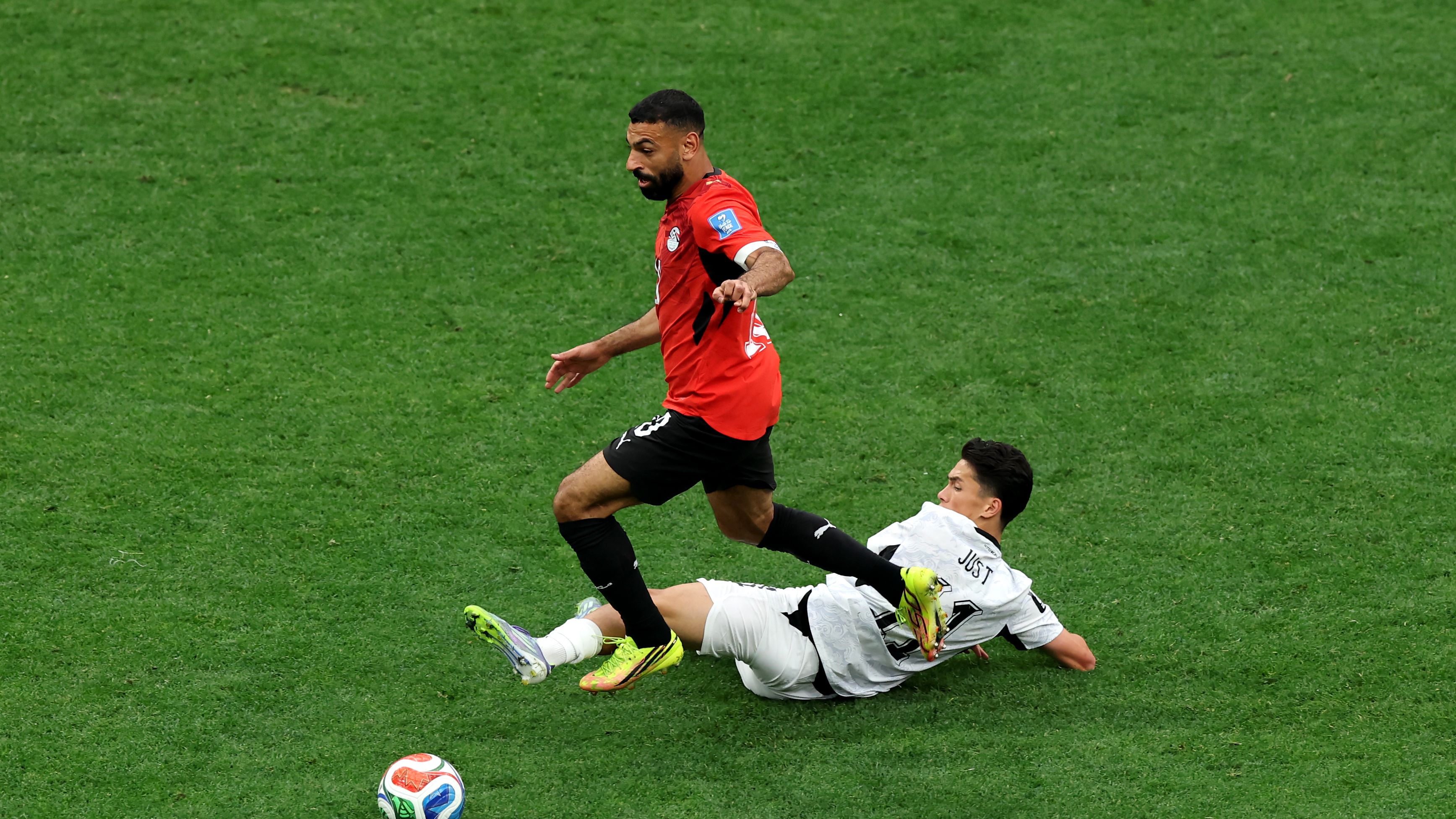 محمد صلاح يحطم رقماً قياسياً جديداً ويقود مصر لتوسيع الفارق مع المغرب