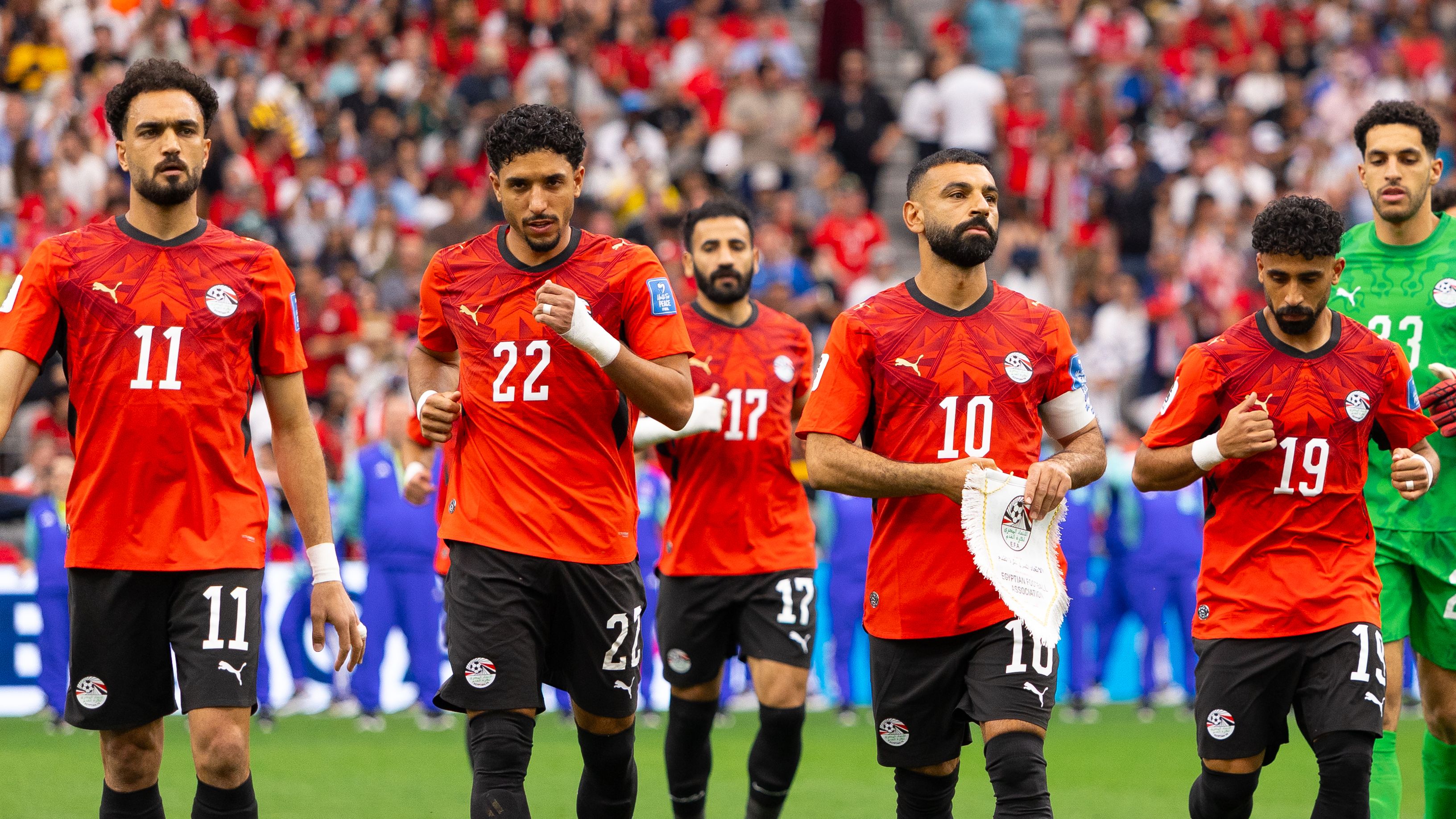 صلاح يقود الفراعنة.. التشكيل الرسمي لصدام مصر وأستراليا