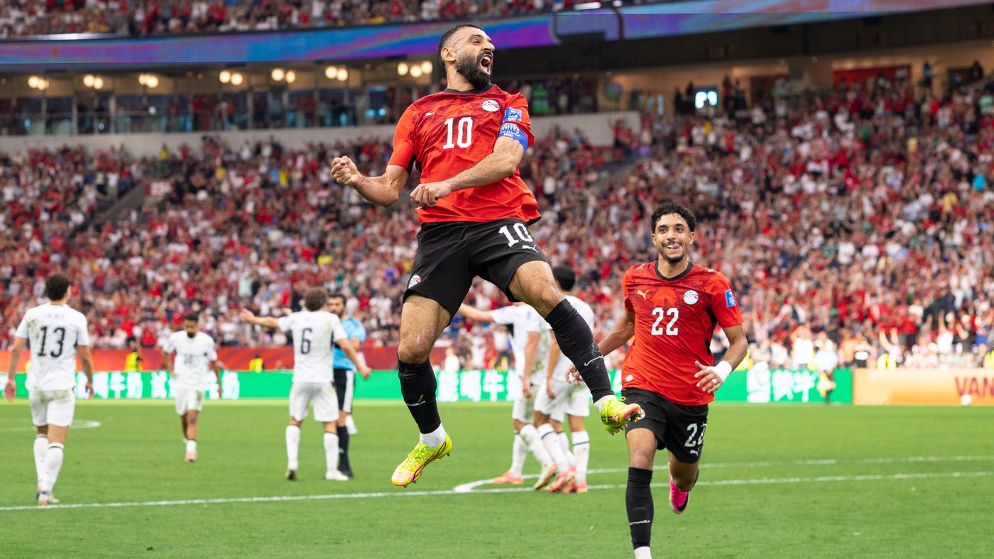 بعد الاستغناء عن محرز.. الأهلي يتحرك لضم محمد صلاح