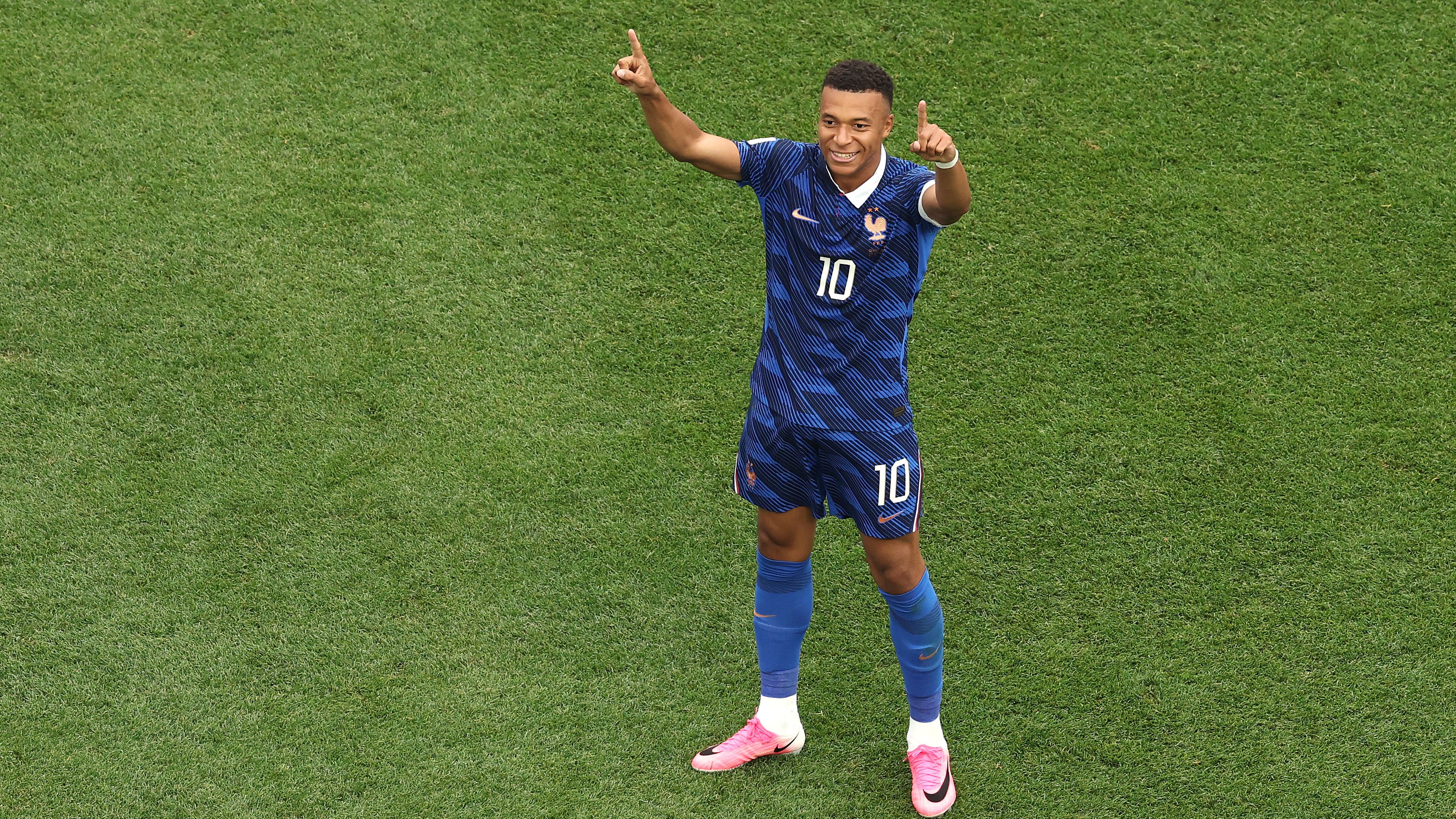 مبابي يعادل رقم رونالدو ويواصل مطاردة ميسي في كأس العالم