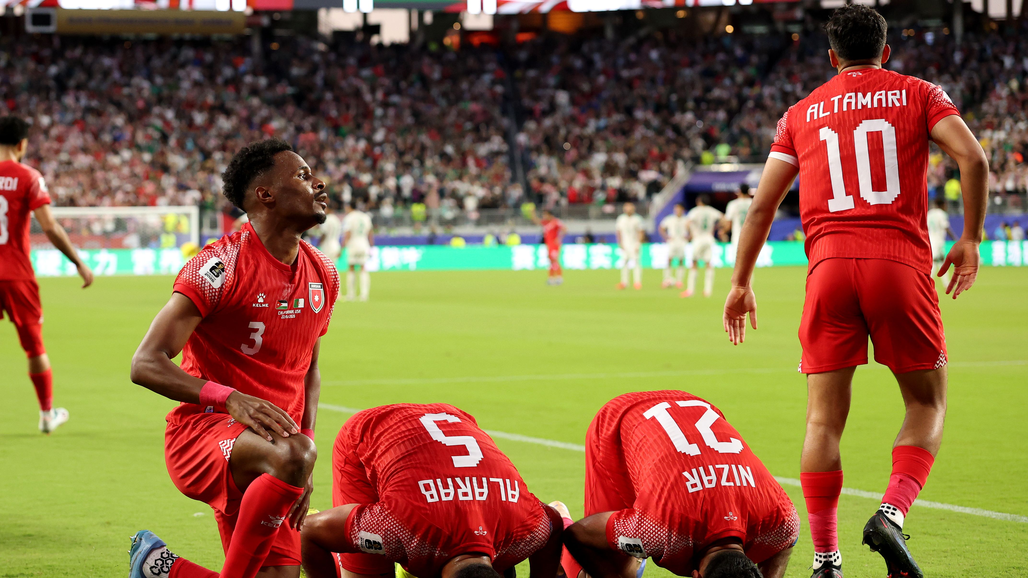في لفتة إنسانية.. منتخب الأردن يودع المونديال بسلوك يُحتذى به